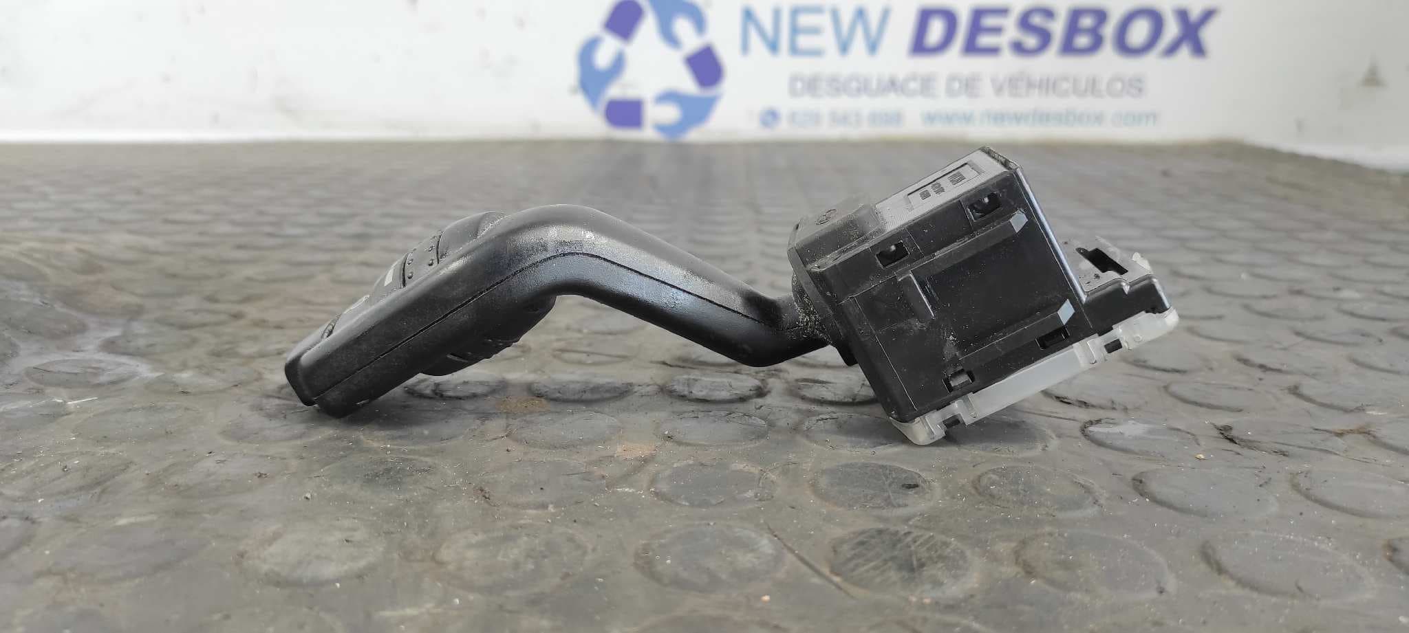 Recambio de MANDO LIMPIA para FORD TRANSIT CAJA ABIERTA '06 FT 330 K   Cabina simple, corta H9FB referencia OEM IAM 17D940   - BLANCO 2