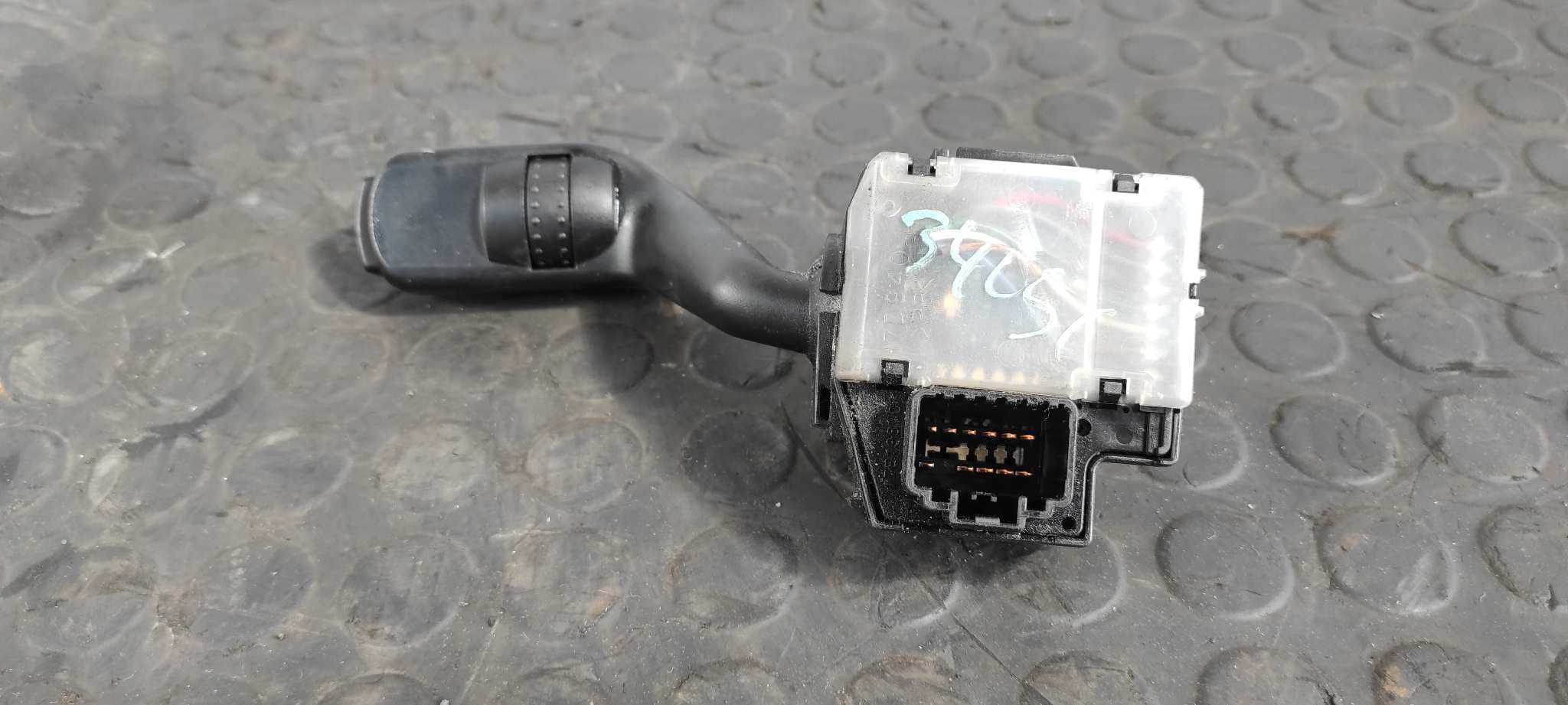 Recambio de MANDO LIMPIA para FORD TRANSIT CAJA ABIERTA '06 FT 330 K   Cabina simple, corta H9FB referencia OEM IAM 17D940   - BLANCO 4