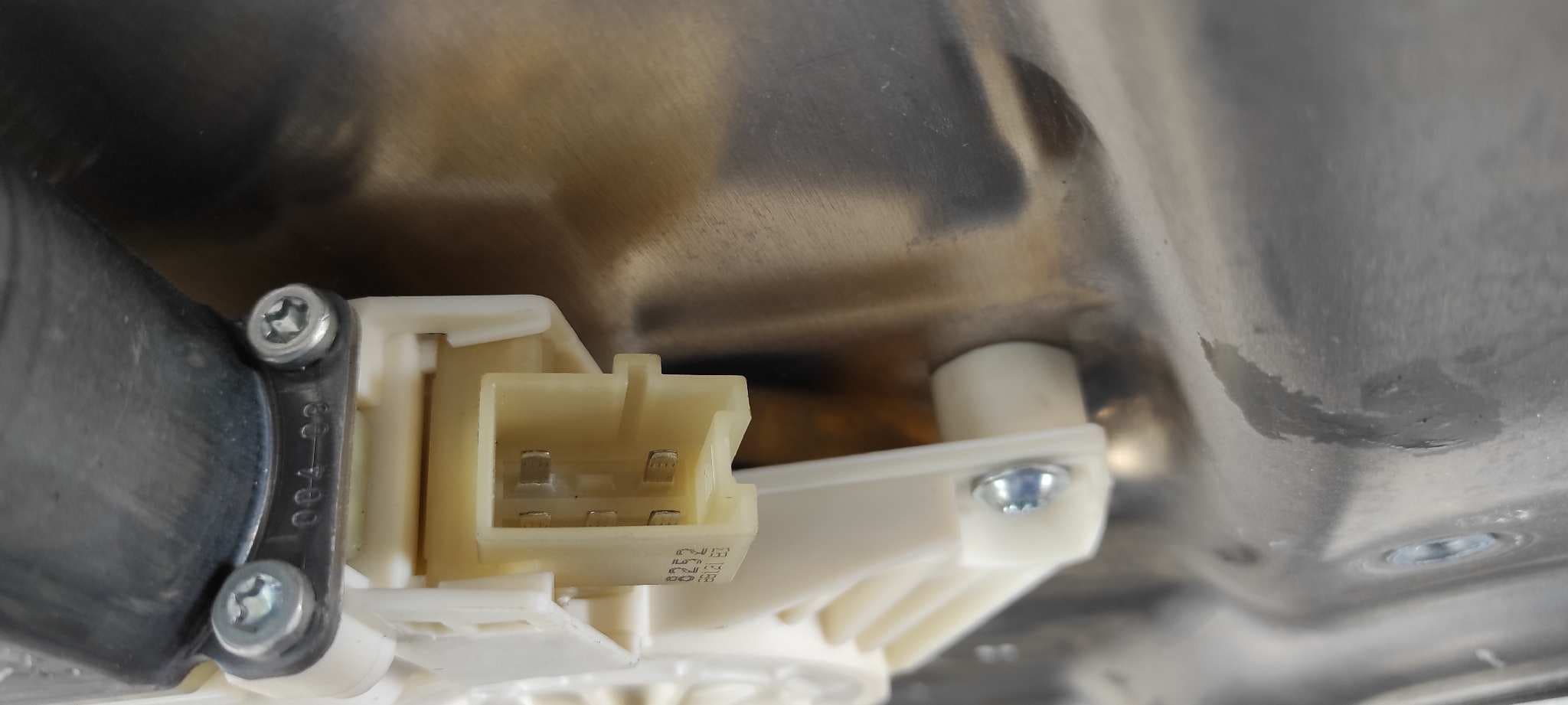 Recambio de ELEVALUNAS TRASERO DERECHO para MERCEDES-BENZ CLASE C (W204) BERLINA OM646811 referencia OEM IAM A2047600834   - BLANCO 2