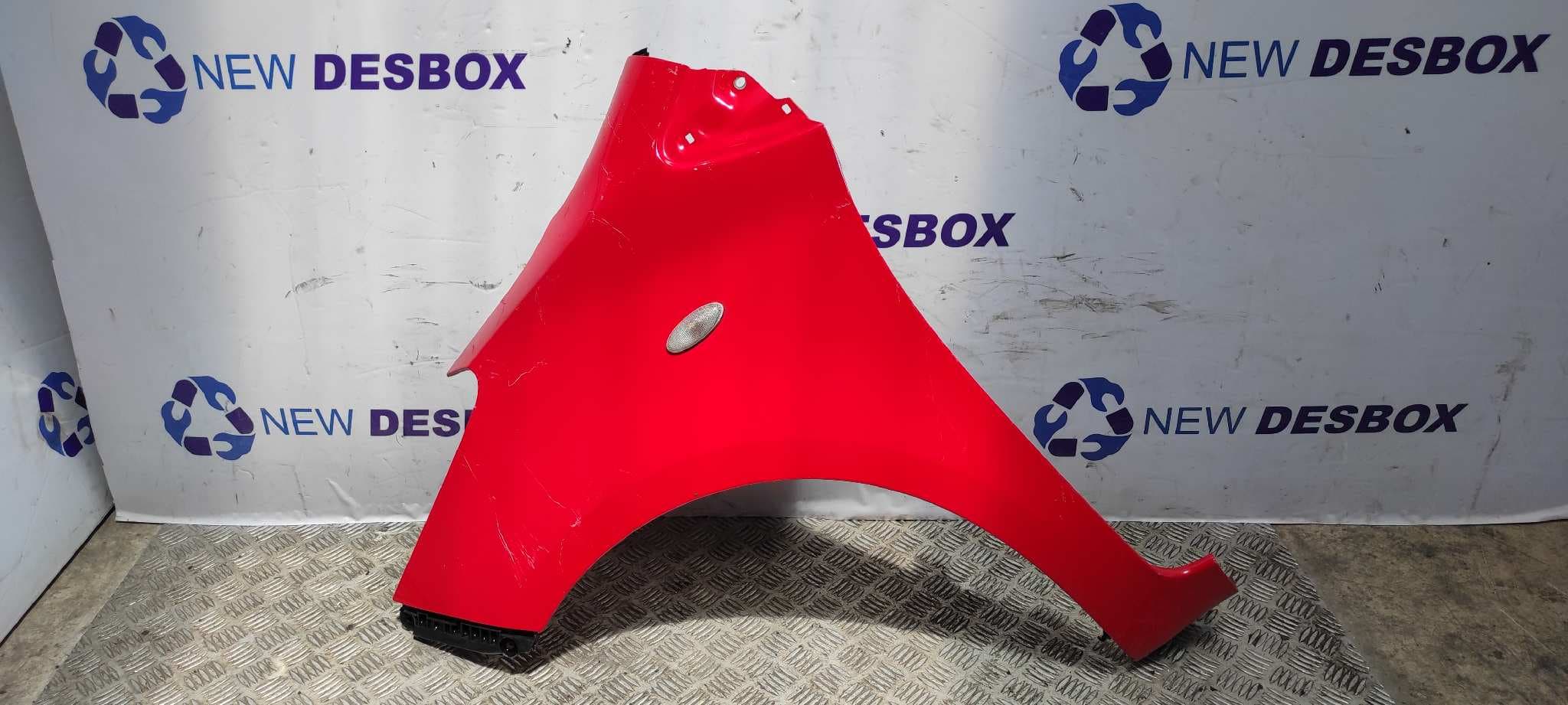 Recambio de ALETA DELANTERA IZQUIERDA para TOYOTA YARIS (KSP9/SCP9/NLP9) Básico 1KRFE referencia OEM IAM    - ROJO