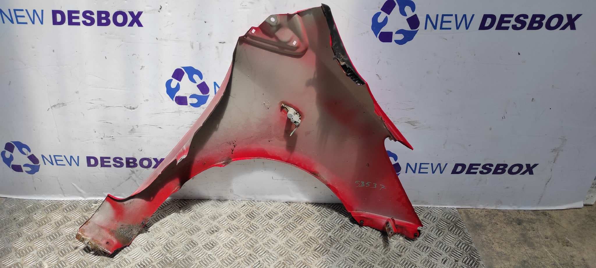 Recambio de ALETA DELANTERA IZQUIERDA para TOYOTA YARIS (KSP9/SCP9/NLP9) Básico 1KRFE referencia OEM IAM    - ROJO 2