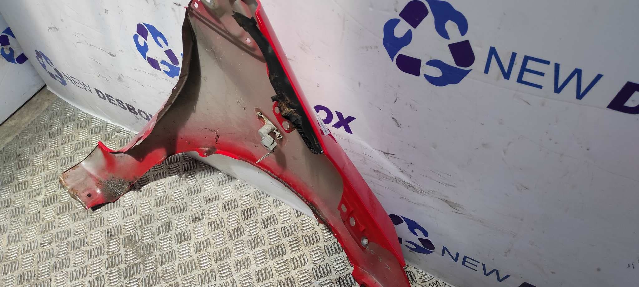 Recambio de ALETA DELANTERA IZQUIERDA para TOYOTA YARIS (KSP9/SCP9/NLP9) Básico 1KRFE referencia OEM IAM    - ROJO 7