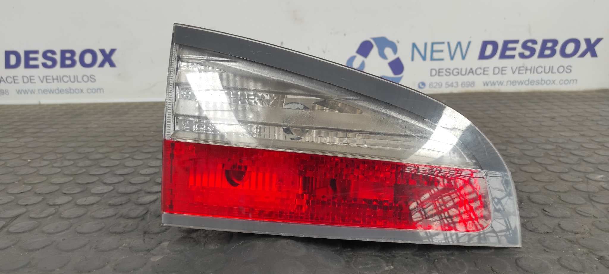 Recambio de PILOTO PORTON IZQUIERDO para FORD S-MAX (CA1) Titanium (03.2010->) QXWB referencia OEM IAM 6M2113A603AK   - GRANATE