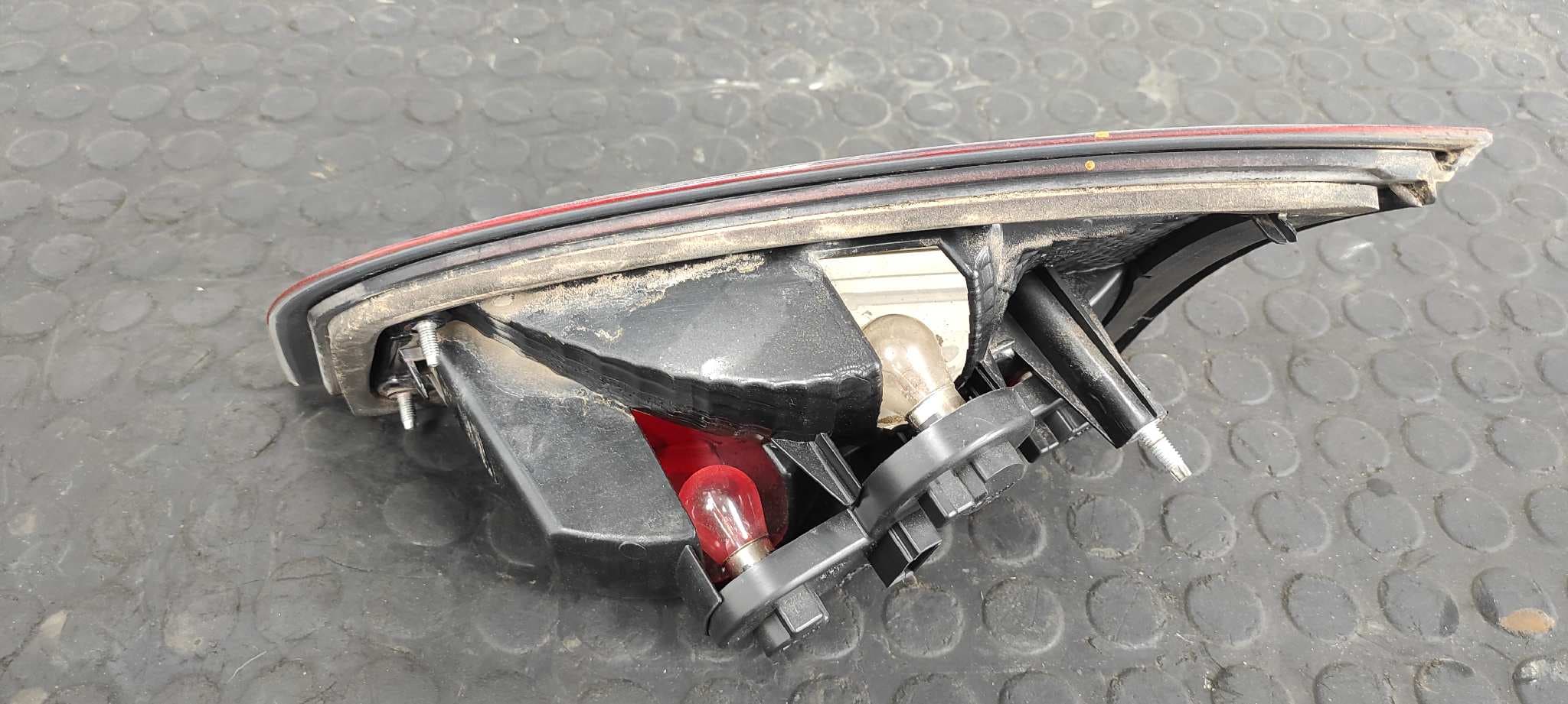 Recambio de PILOTO PORTON IZQUIERDO para FORD S-MAX (CA1) Titanium (03.2010->) QXWB referencia OEM IAM 6M2113A603AK   - GRANATE 3