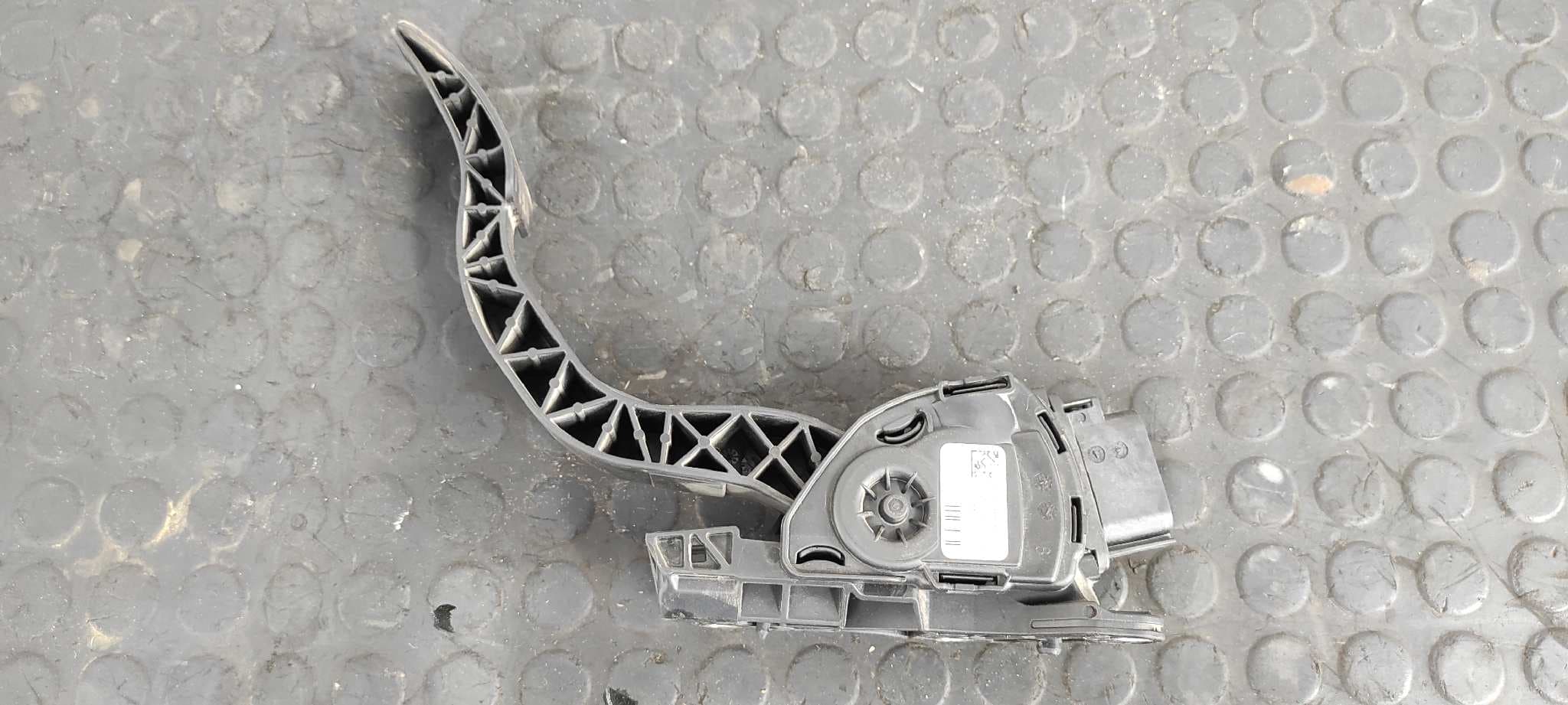 Recambio de POTENCIOMETRO PEDAL para FORD S-MAX (CA1) Titanium (03.2010->) QXWB referencia OEM IAM 6G929F836JC   - GRANATE