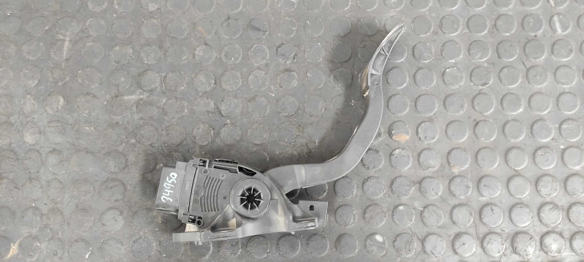 Recambio de POTENCIOMETRO PEDAL para FORD S-MAX (CA1) Titanium (03.2010->) QXWB referencia OEM IAM 6G929F836JC   - GRANATE 6