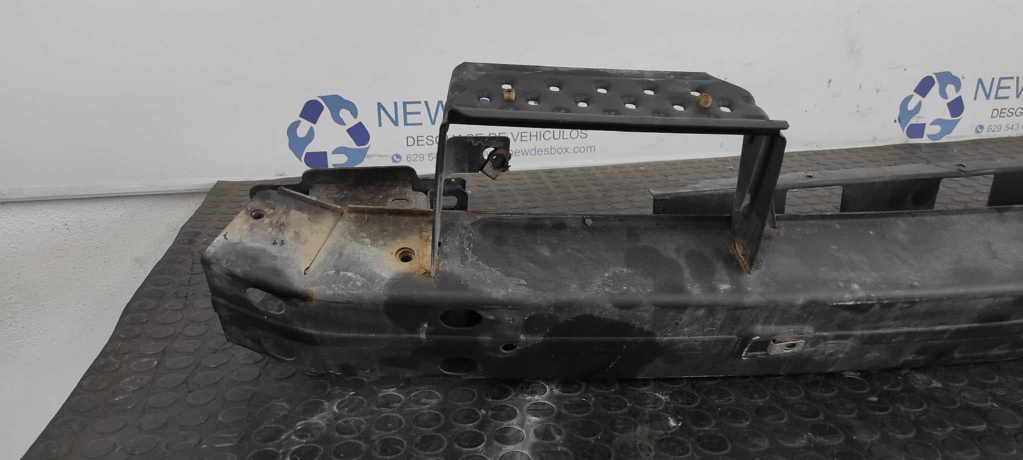 Recambio de REFUERZO PARAGOLPES DELANTERO para FORD TRANSIT CAJA ABIERTA '06 FT 330 K   Cabina simple, corta H9FB referencia OEM IAM 6C1117K876CE   - BLANCO 6
