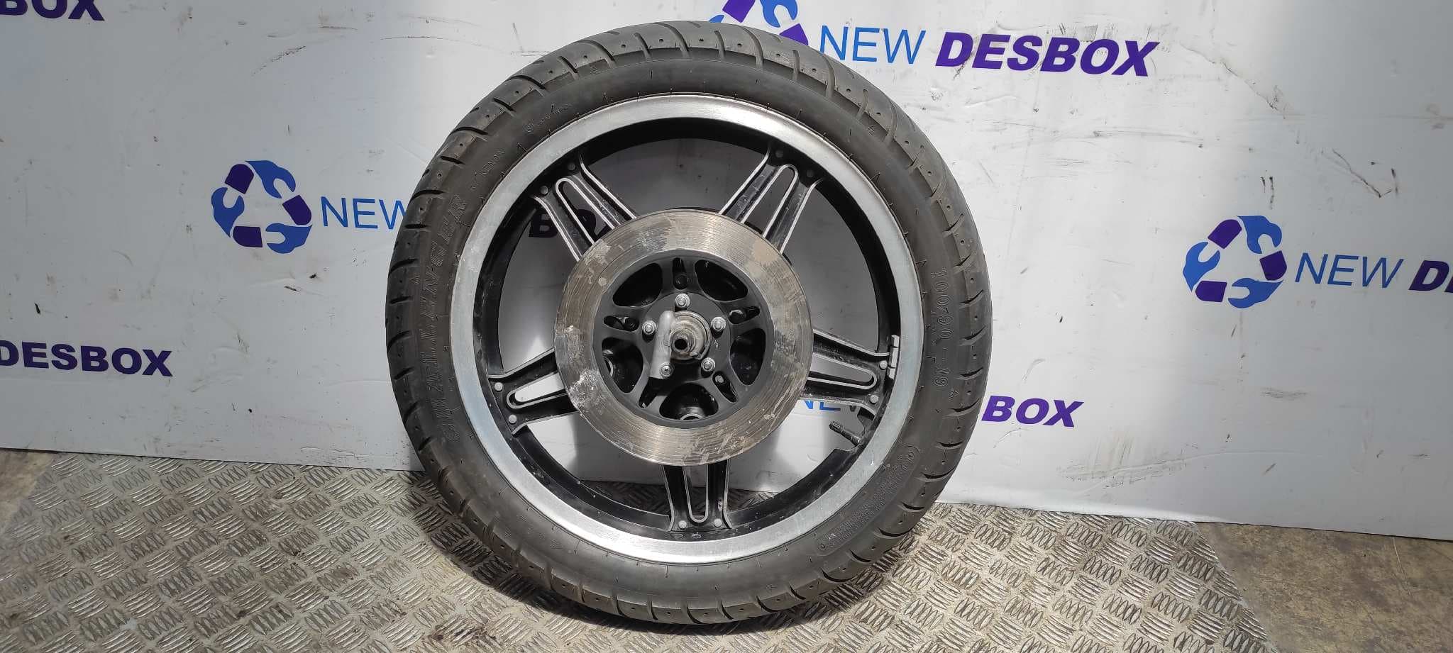 Recambio de LLANTA para HONDA CB 900 referencia OEM IAM 100 90 19 57H