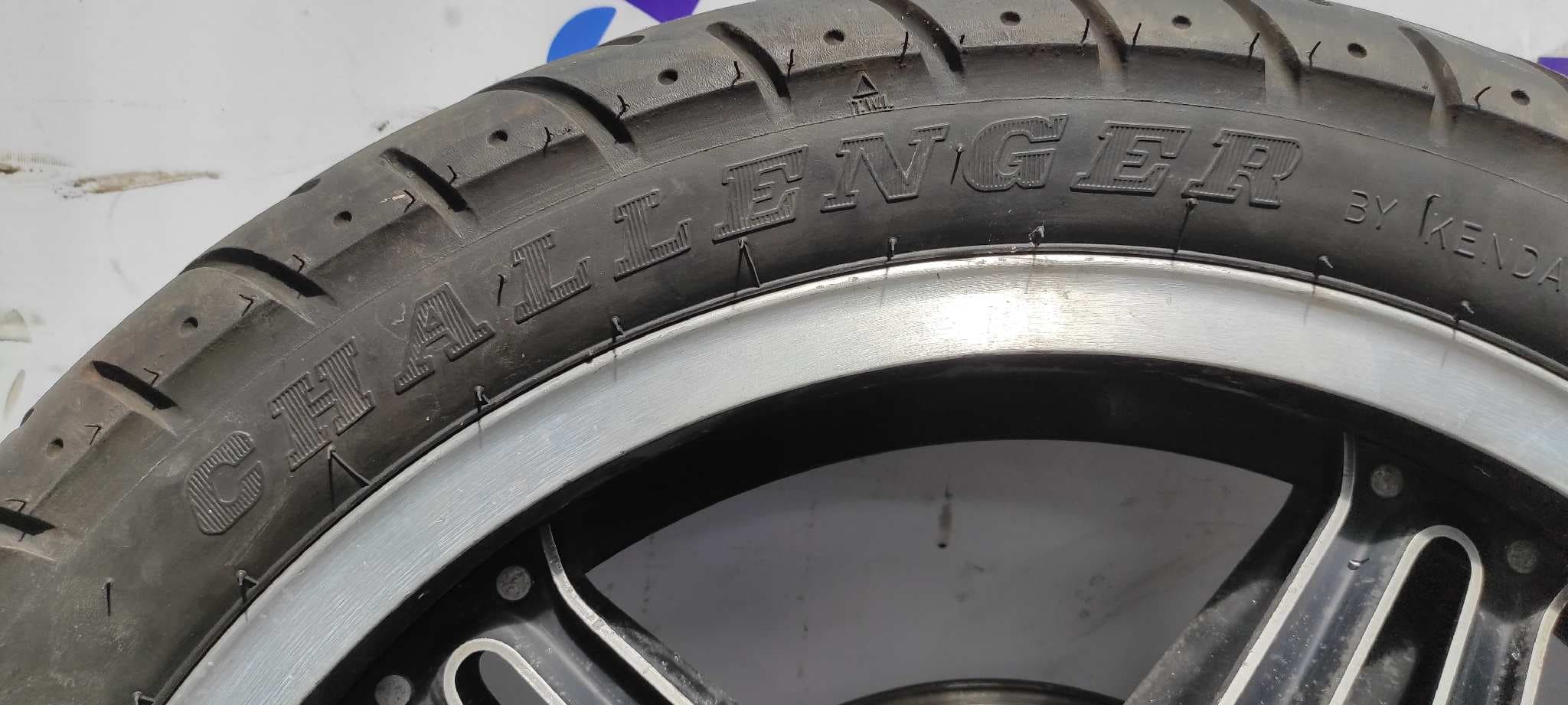 Recambio de LLANTA para HONDA CB 900 referencia OEM IAM 100 90 19 57H 4