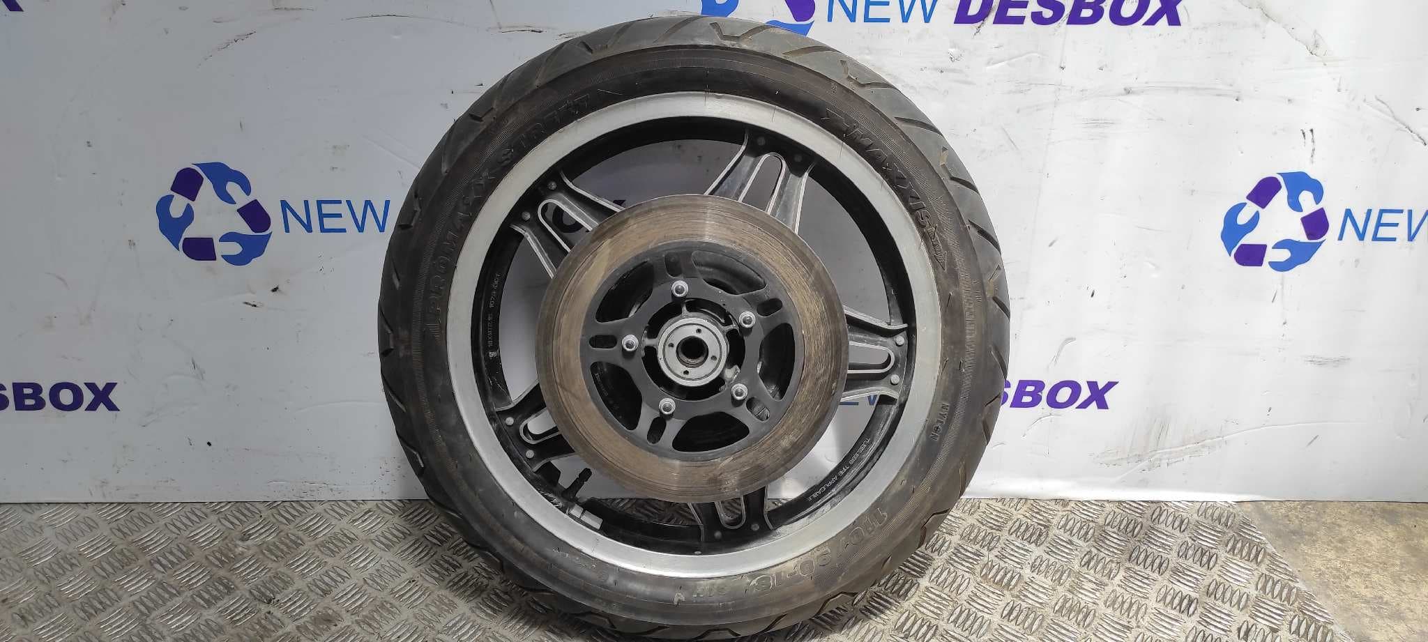 Recambio de LLANTA para HONDA CB 900 referencia OEM IAM