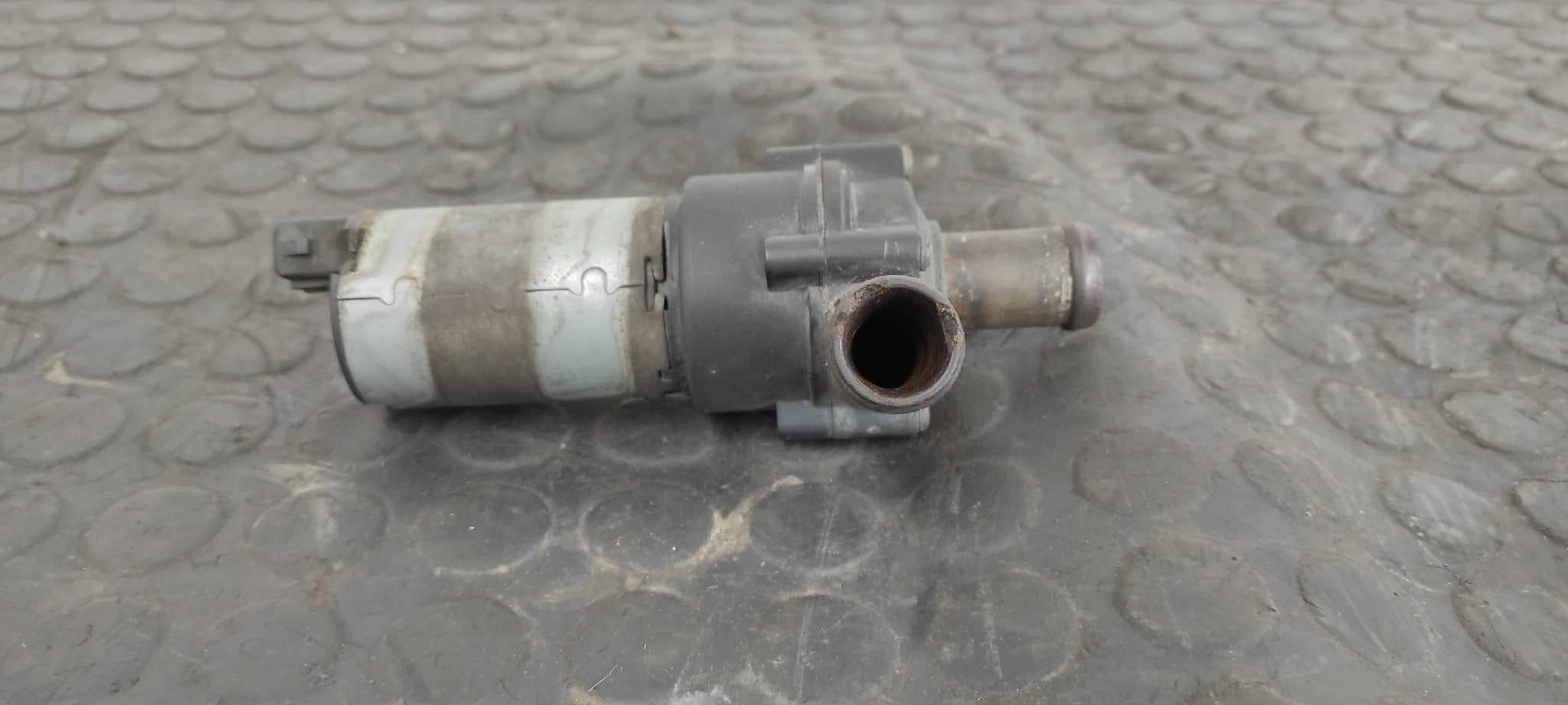 Recambio de BOMBA AGUA para SEAT CORDOBA BERLINA (6K2) AYP referencia OEM IAM 251965561B   - AMARILLO 4