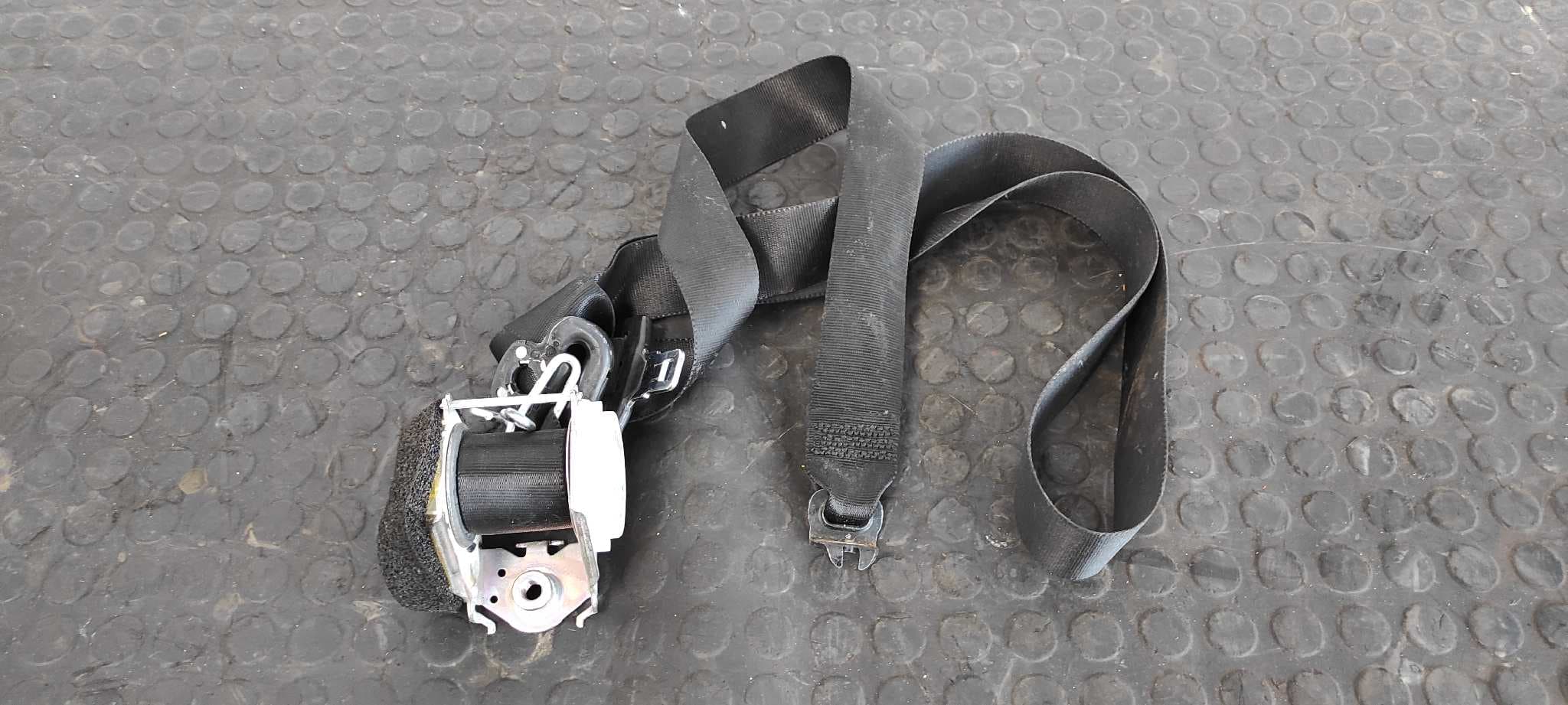 Recambio de CINTURON TRASERO IZQUIERDO para FORD S-MAX (CA1) Titanium (03.2010->) QXWB referencia OEM IAM 611B69G   - GRANATE