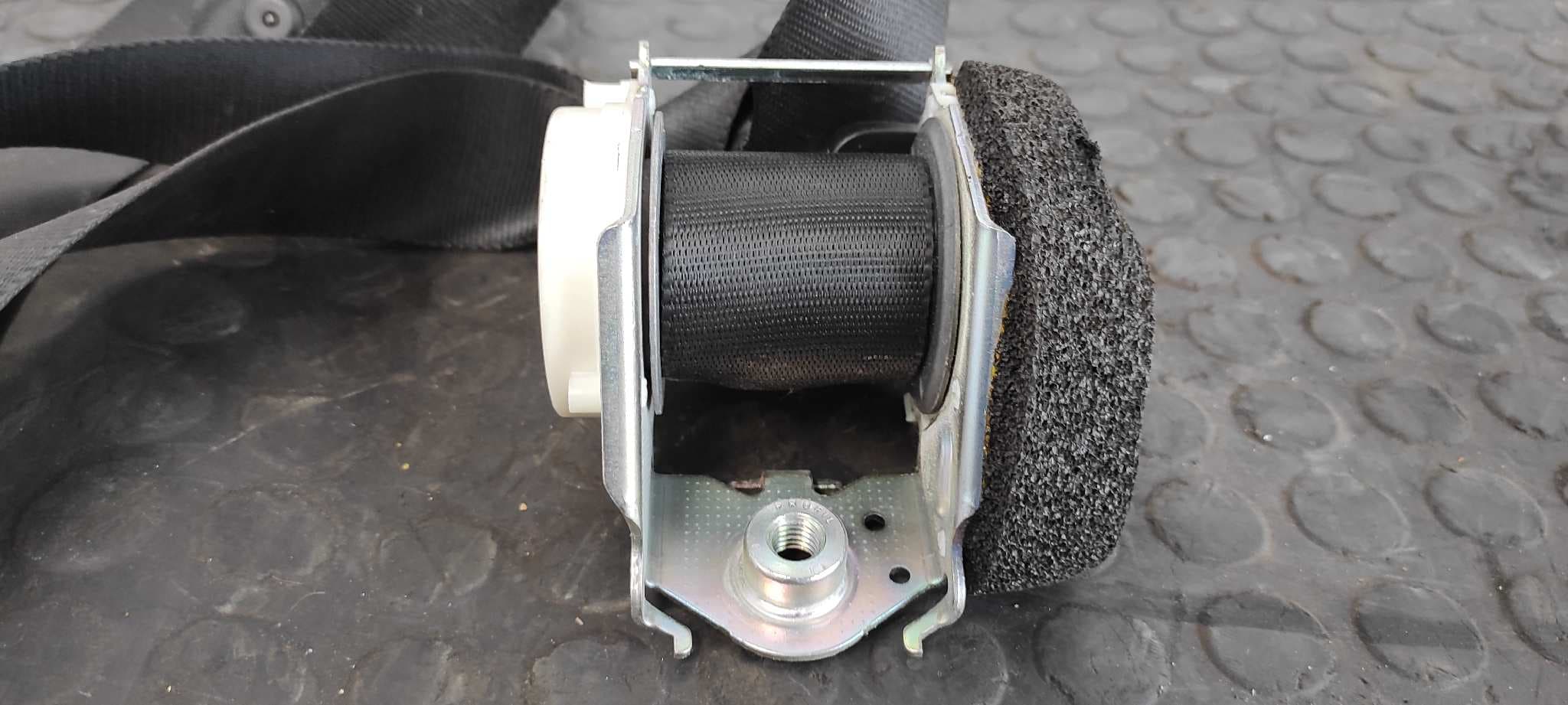 Recambio de CINTURON TRASERO DERECHO para FORD S-MAX (CA1) Titanium (03.2010->) QXWB referencia OEM IAM 611B68M   - GRANATE 3