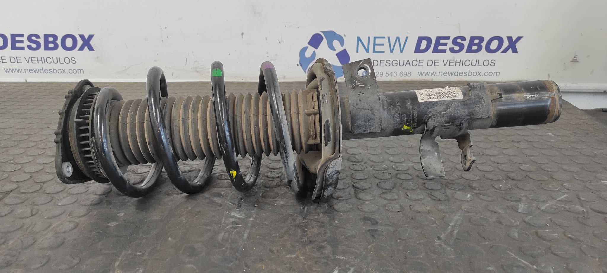 Recambio de AMORTIGUADOR DELANTERO DERECHO para FORD GRAND C-MAX Titanium UFDB referencia OEM IAM AV6118045CCE   - BLANCO