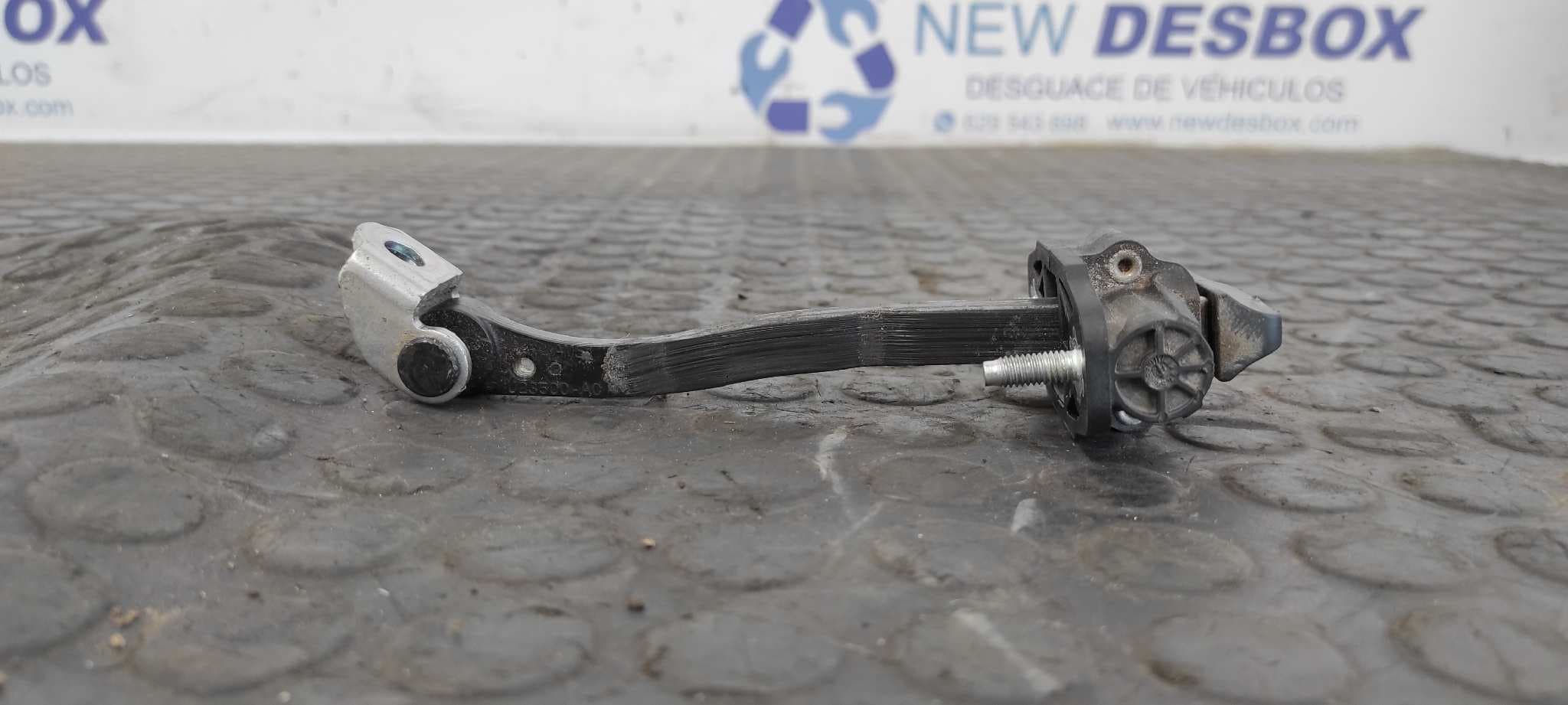 Recambio de RETENEDOR PUERTA DERECHA para FORD GRAND C-MAX Titanium UFDB referencia OEM IAM AM51U23500AC   - BLANCO 3