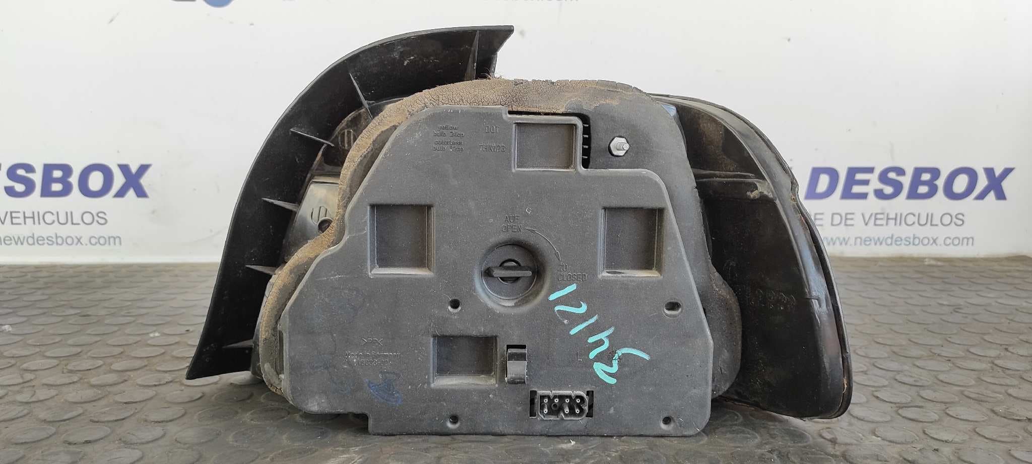 Recambio de PILOTO TRASERO IZQUIERDO para BMW SERIE 5 BERLINA (E39) 2.8 24V CAT M57D25 referencia OEM IAM 8363565   - AZUL 8