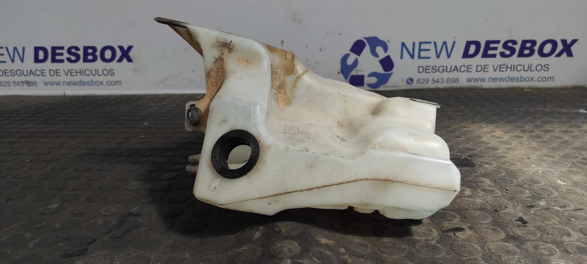 Recambio de DEPOSITO LIMPIA para FORD GRAND C-MAX Titanium UFDB referencia OEM IAM AV6113K175A   - BLANCO 6