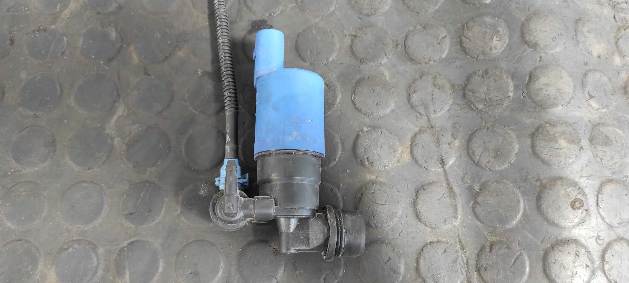 Recambio de BOMBA LIMPIA para FORD GRAND C-MAX Titanium UFDB referencia OEM IAM AV6113K082AA   - BLANCO 3