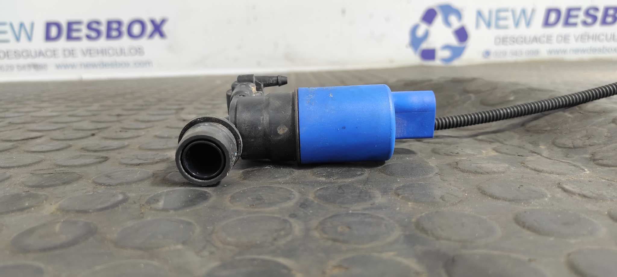 Recambio de BOMBA LIMPIA para FORD GRAND C-MAX Titanium UFDB referencia OEM IAM AV6113K082AA   - BLANCO 2