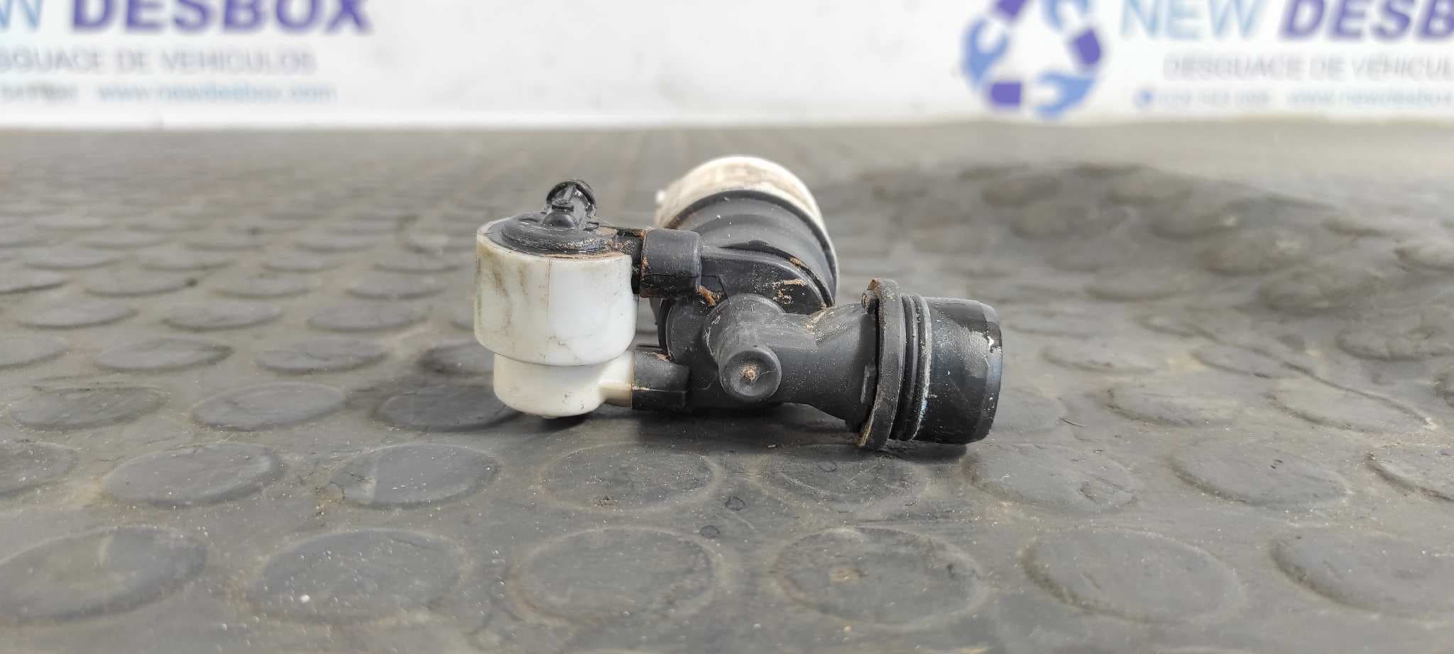 Recambio de BOMBA LIMPIA para FORD GRAND C-MAX Titanium UFDB referencia OEM IAM BK2117K624BA   - BLANCO 5