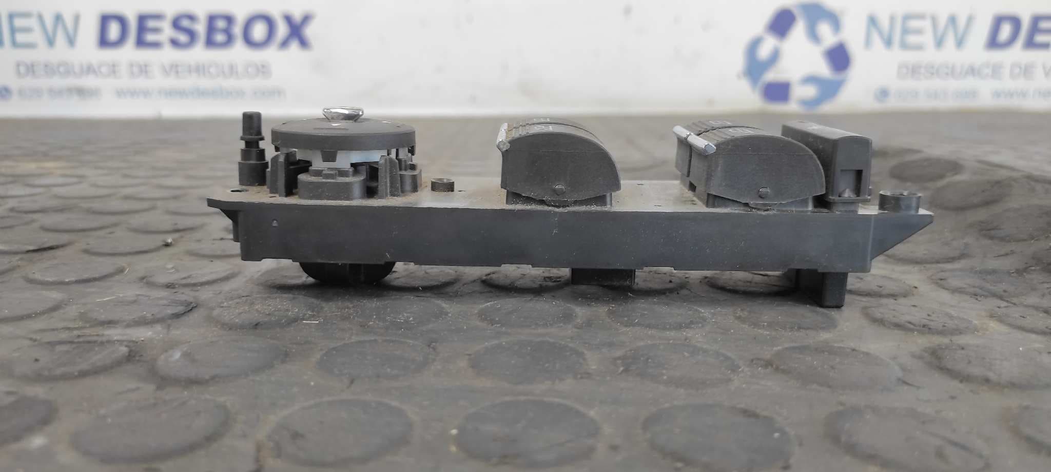 Recambio de MANDO ELEVALUNAS DELANTERO IZQUIERDO para FORD GRAND C-MAX Titanium UFDB referencia OEM IAM AM5T14A132DB   - BLANCO 2