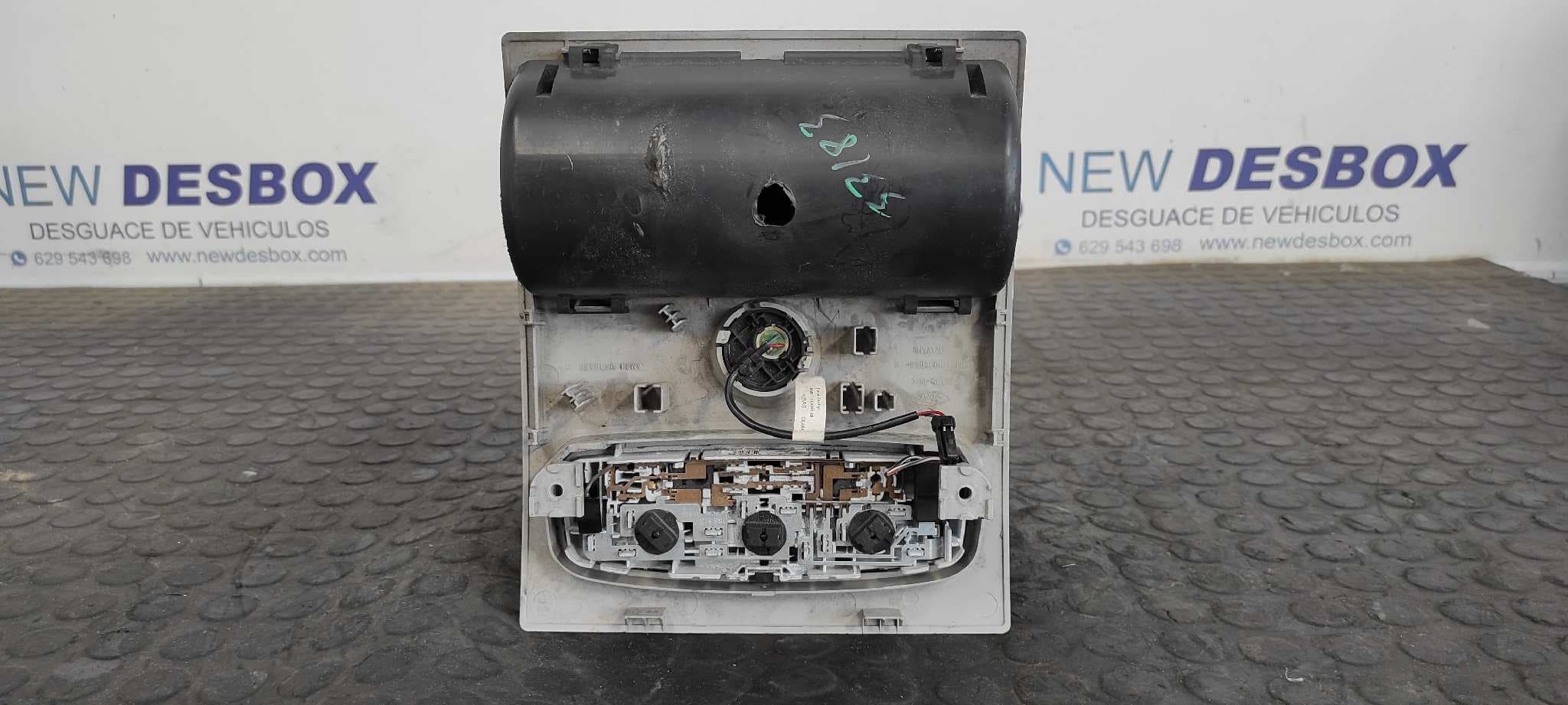 Recambio de LUZ INTERIOR para FORD S-MAX (CA1) Titanium (03.2010->) QXWB referencia OEM IAM 8A6A3K767AB   - BLANCO 3
