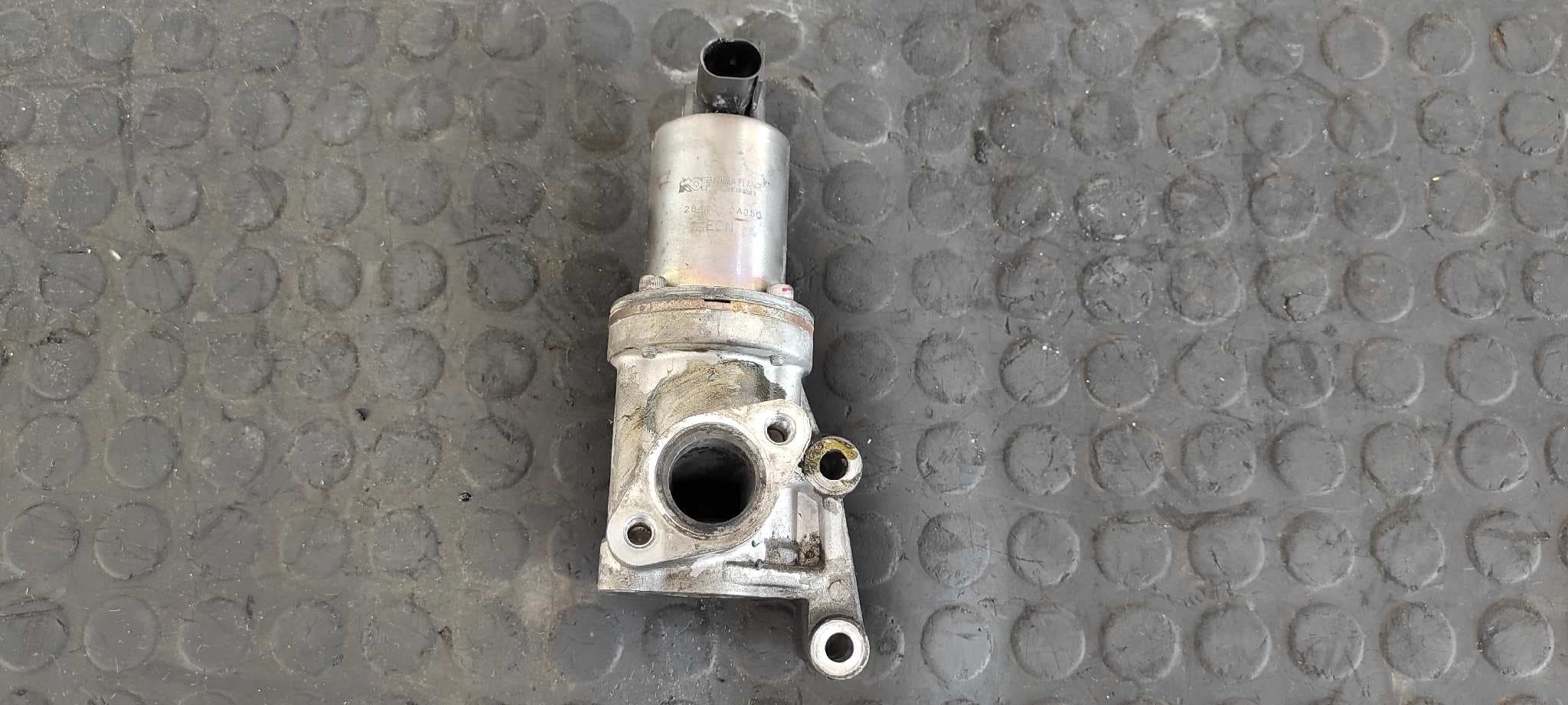 Recambio de VALVULA EGR para KIA SOUL 1.6 CRDi CAT D4FB referencia OEM IAM 284102A350   - BLANCO