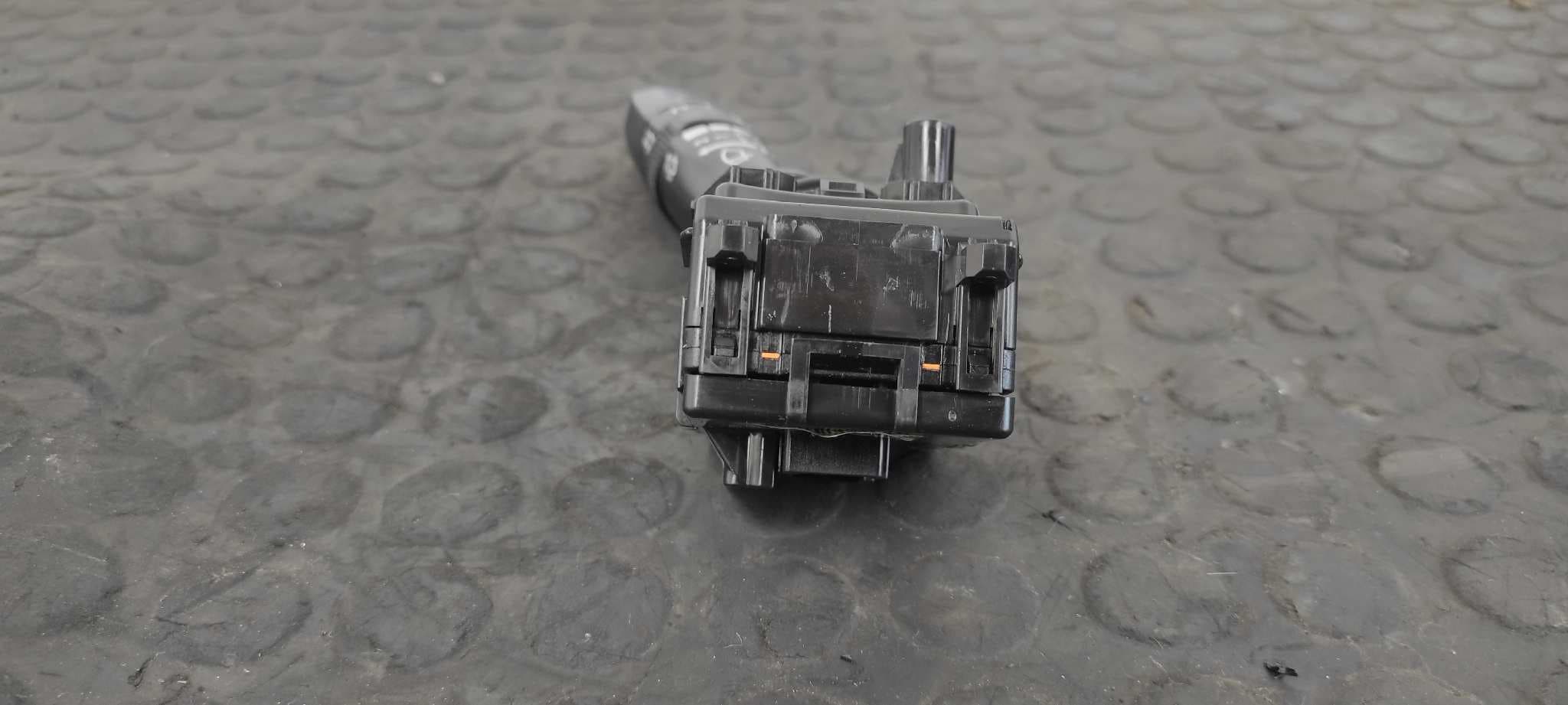 Recambio de MANDO LIMPIA para KIA SOUL 1.6 CRDi CAT D4FB referencia OEM IAM 934202K560   - BLANCO 2