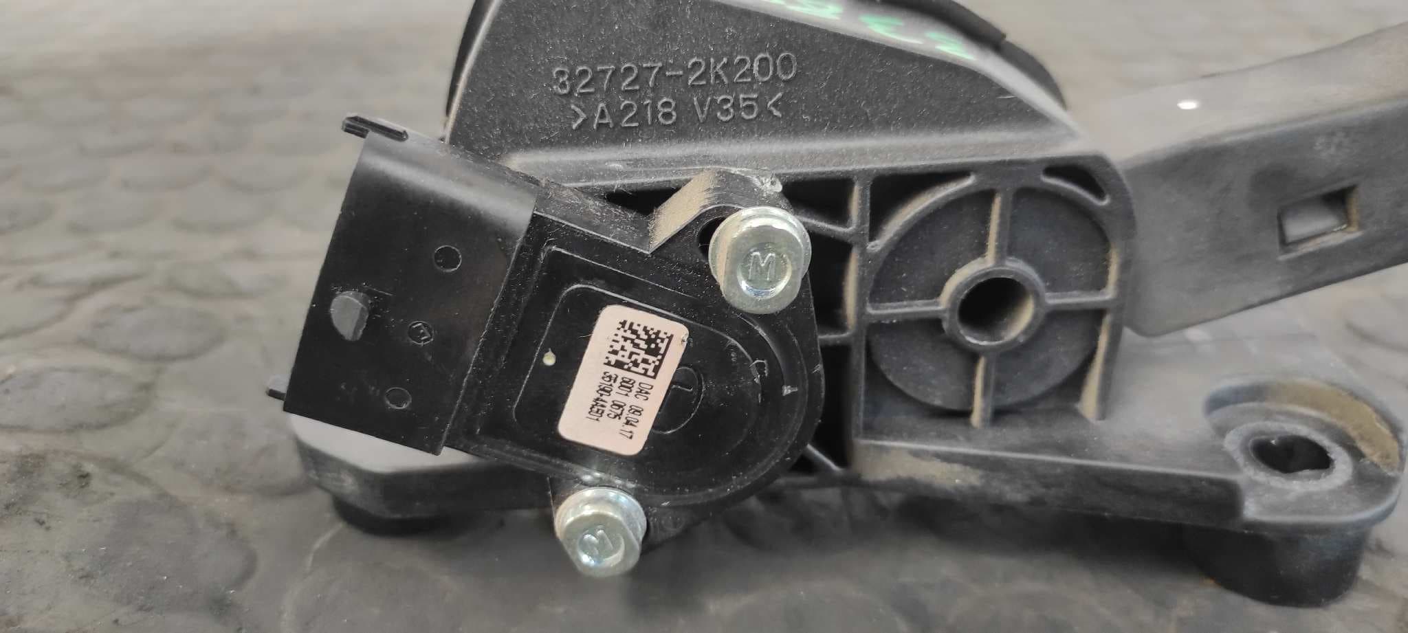 Recambio de POTENCIOMETRO PEDAL para KIA SOUL 1.6 CRDi CAT D4FB referencia OEM IAM 327262K300   - BLANCO 8