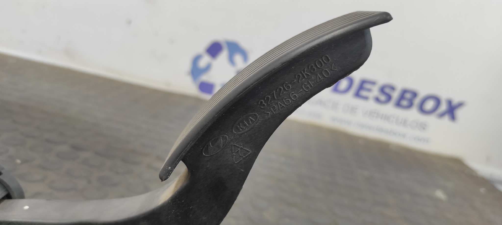 Recambio de POTENCIOMETRO PEDAL para KIA SOUL 1.6 CRDi CAT D4FB referencia OEM IAM 327262K300   - BLANCO 7