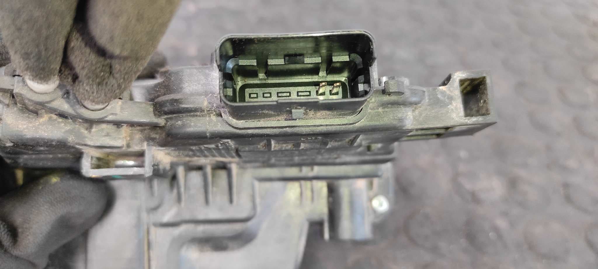 Recambio de CERRADURA PUERTA TRASERA IZQUIERDA para KIA SOUL 1.6 CRDi CAT D4FB referencia OEM IAM 814102K010   - BLANCO 4