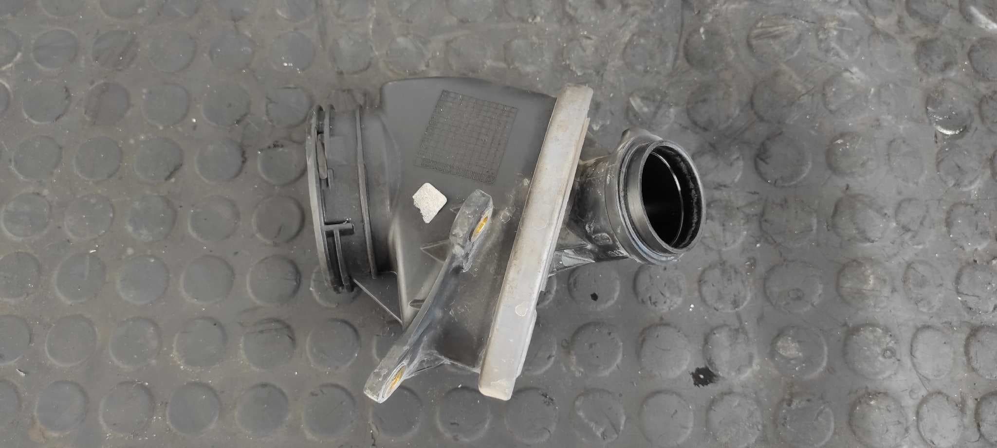 Recambio de TUBO PRESION TURBOCOMPRESOR para MERCEDES-BENZ CLASE C (W204) BERLINA 2.2 CDI CAT OM646811 referencia OEM IAM A6460981007   - BLANCO 4
