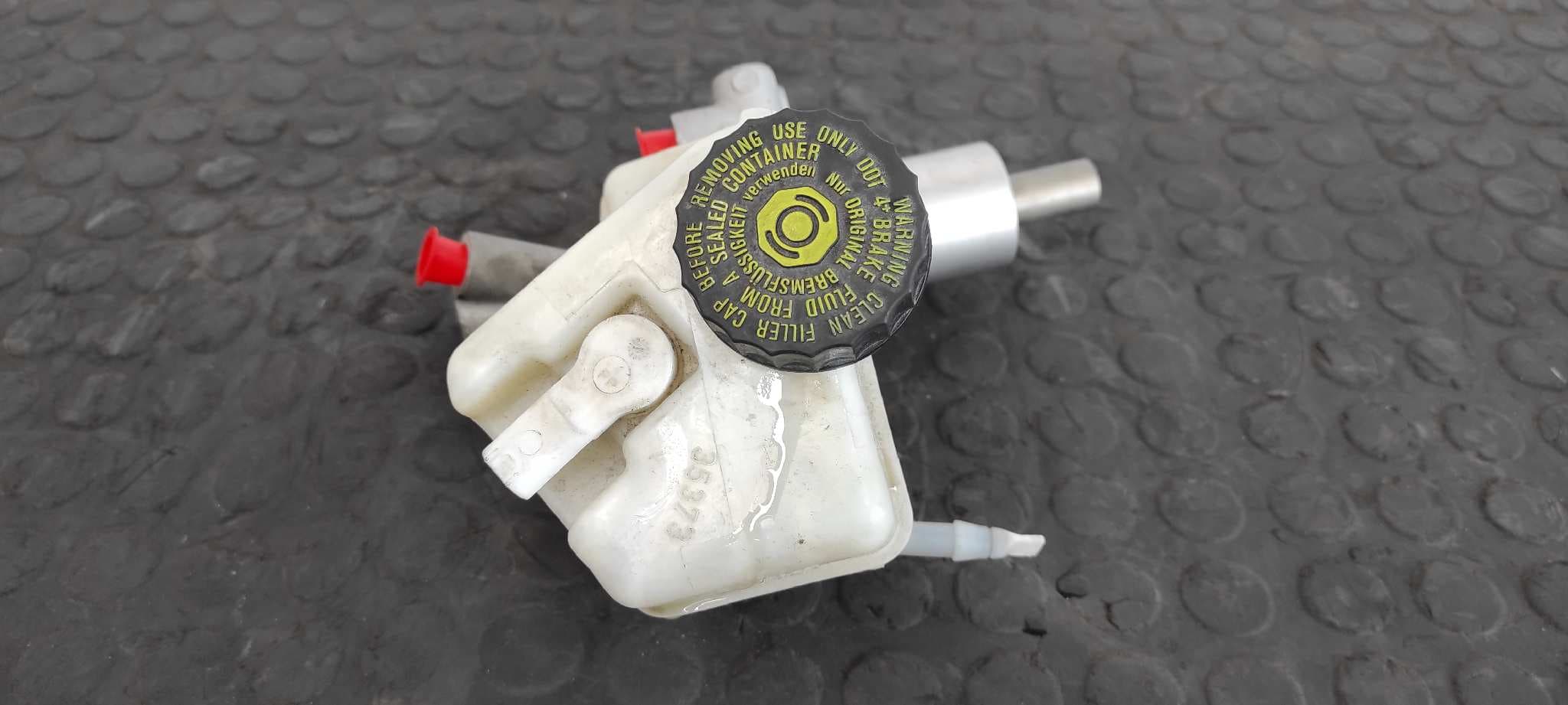 Recambio de BOMBA FRENO para MERCEDES-BENZ CLASE C (W204) BERLINA 2.2 CDI CAT OM646811 referencia OEM IAM A2044300002   - BLANCO 6