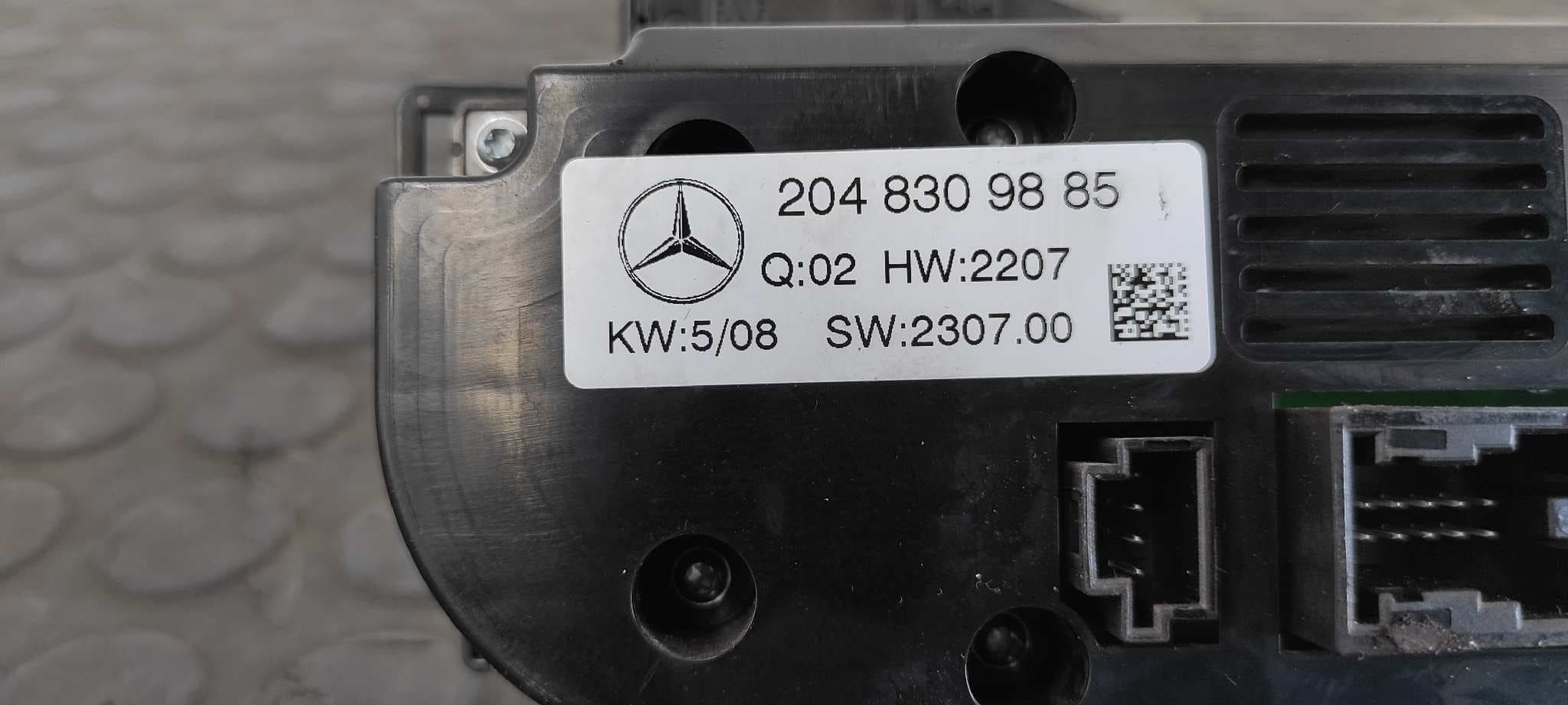 Recambio de MANDO CLIMATIZADOR para MERCEDES-BENZ CLASE C (W204) BERLINA 2.2 CDI CAT OM646811 referencia OEM IAM 2048309885   - BLANCO 5