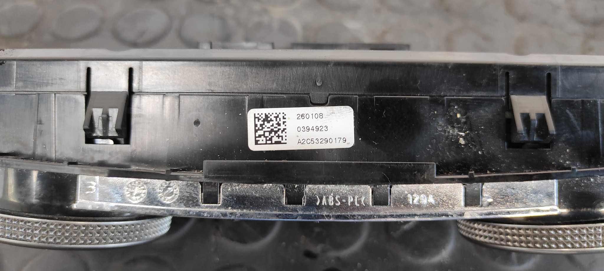 Recambio de MANDO CLIMATIZADOR para MERCEDES-BENZ CLASE C (W204) BERLINA 2.2 CDI CAT OM646811 referencia OEM IAM 2048309885   - BLANCO 9