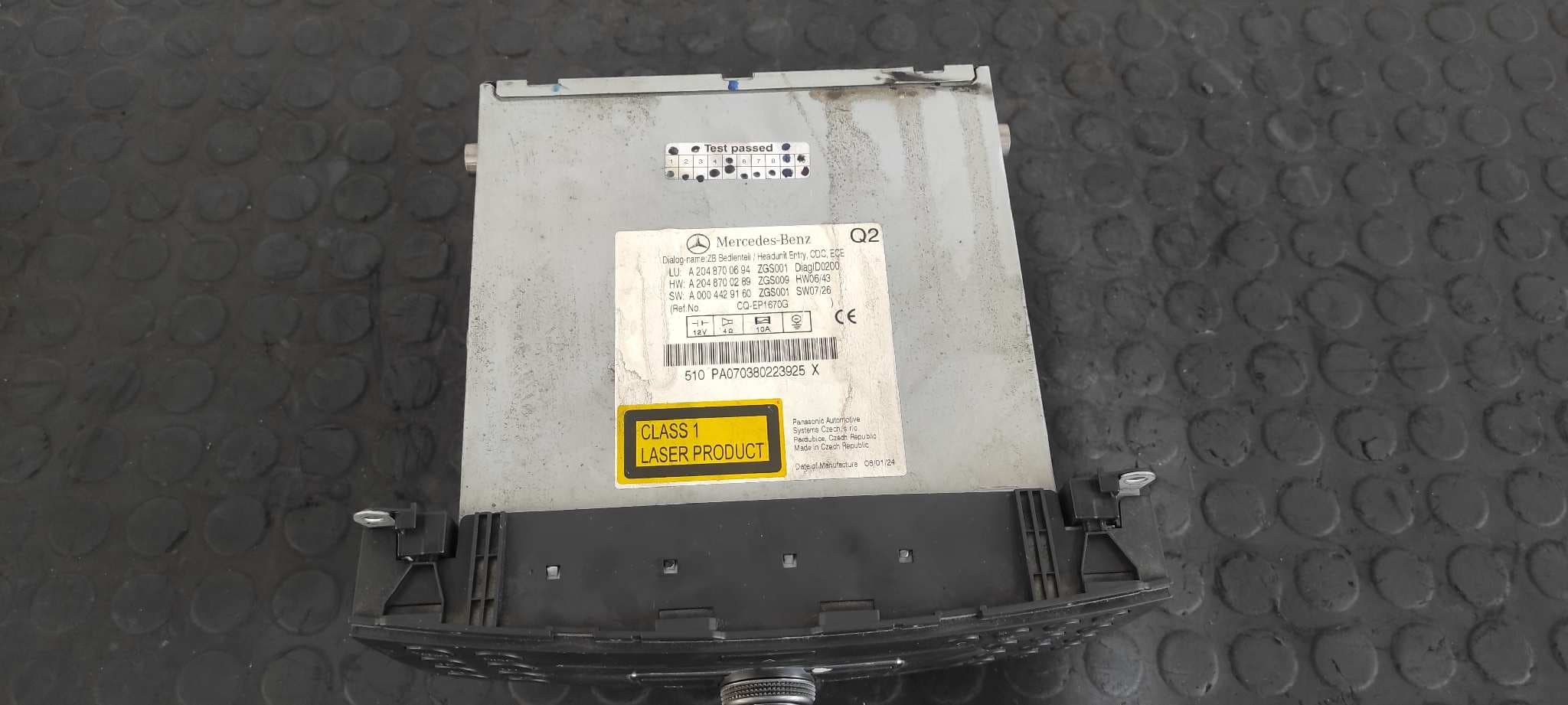 Recambio de SISTEMA AUDIO / RADIO CD para MERCEDES-BENZ CLASE C (W204) BERLINA OM646811 referencia OEM IAM A2048700694   - BLANCO 6