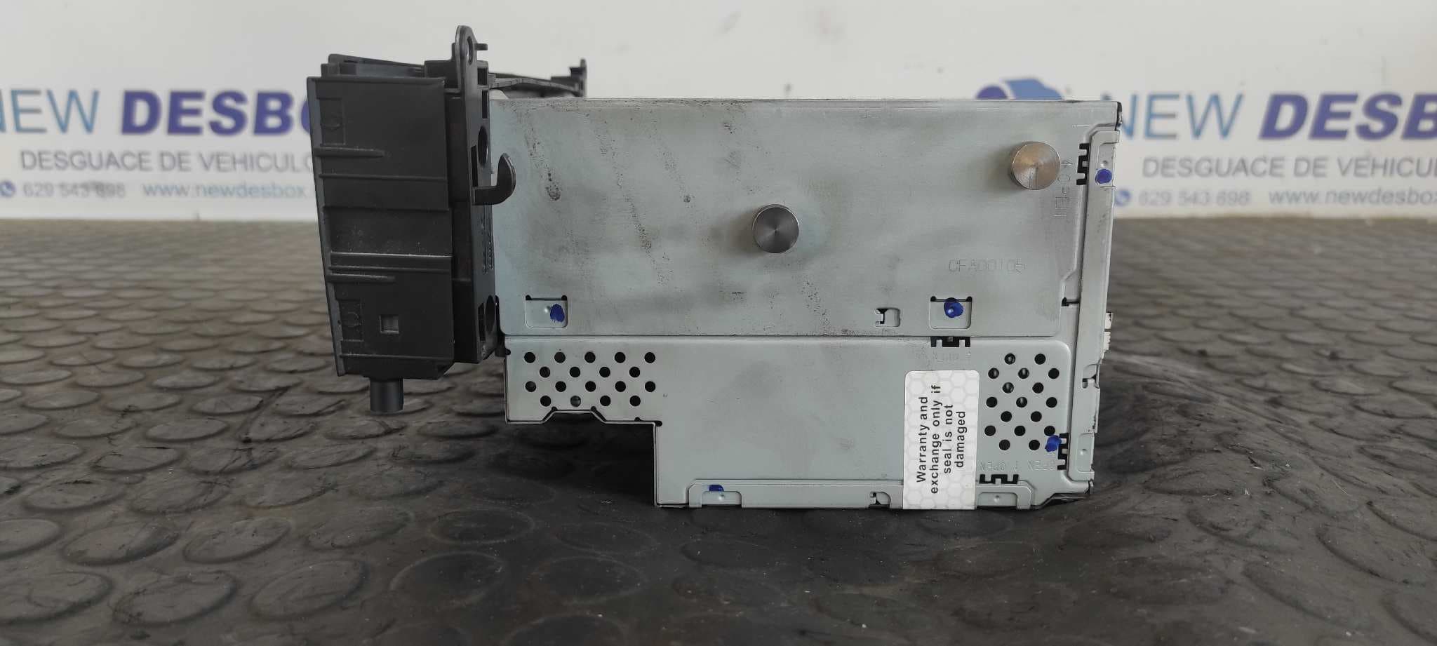 Recambio de SISTEMA AUDIO / RADIO CD para MERCEDES-BENZ CLASE C (W204) BERLINA OM646811 referencia OEM IAM A2048700694   - BLANCO 7