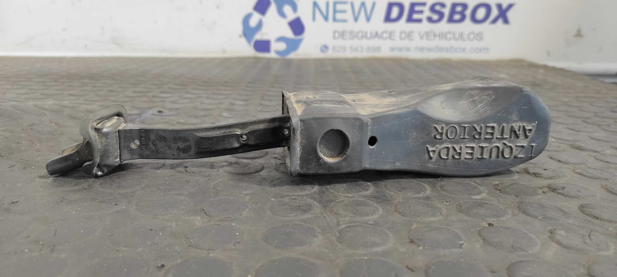 Recambio de RETENEDOR PUERTA DERECHA para SEAT IBIZA SC (6P5) FR Crono CUT referencia OEM IAM 6J0837249B   - BLANCO