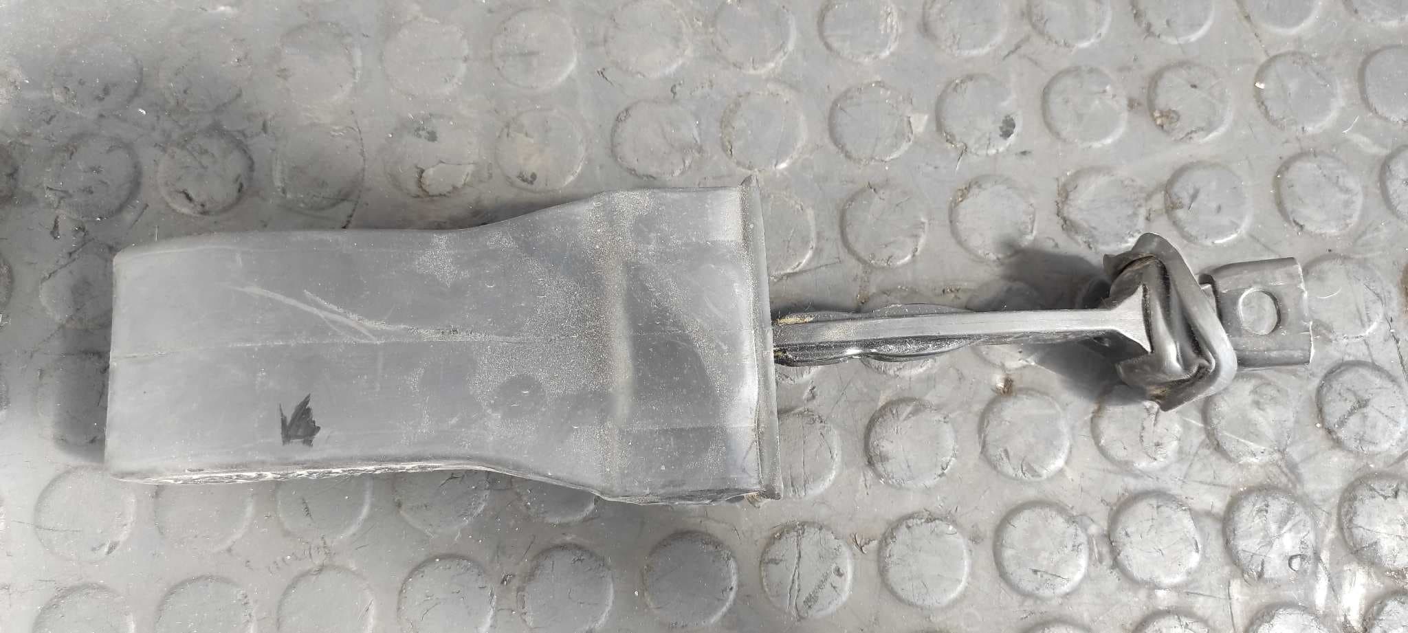 Recambio de RETENEDOR PUERTA DERECHA para SEAT IBIZA SC (6P5) FR Crono CUT referencia OEM IAM 6J0837249B   - BLANCO 5