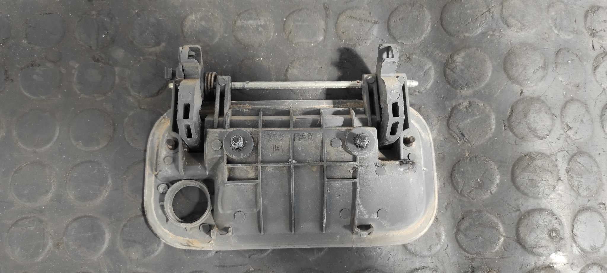 Recambio de MANETA DELANTERA IZQUIERDA para OPEL CALIBRA 2.0 referencia OEM IAM 712 PA6 4
