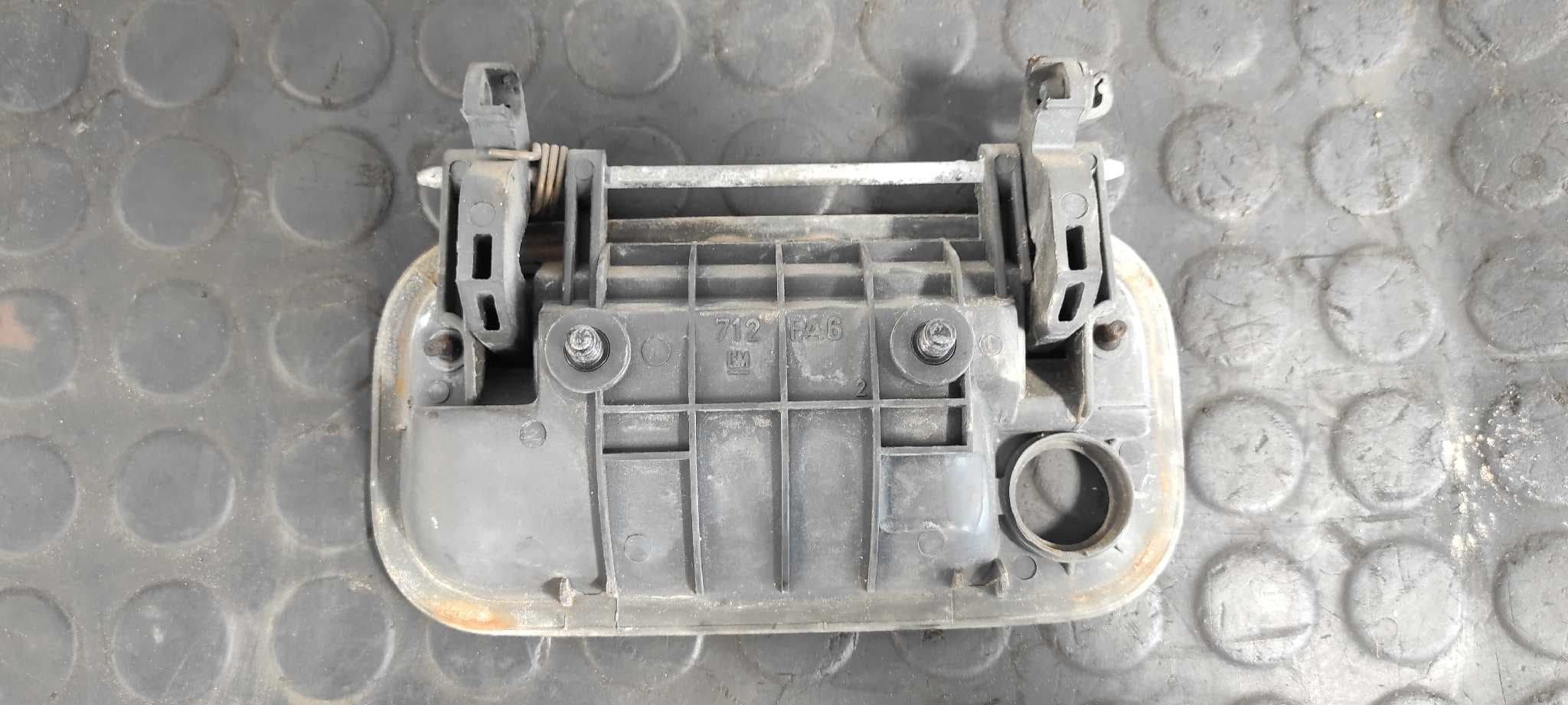 Recambio de MANETA DELANTERA DERECHA para OPEL CALIBRA 2.0 referencia OEM IAM 712 PA6 5