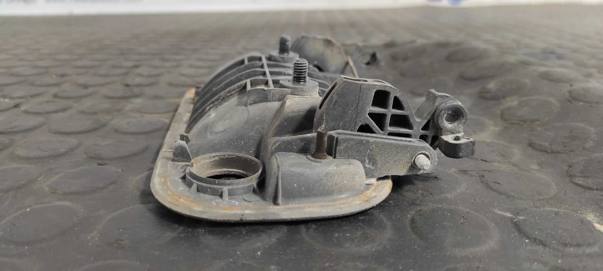 Recambio de MANETA DELANTERA DERECHA para OPEL CALIBRA 2.0 referencia OEM IAM 712 PA6 3