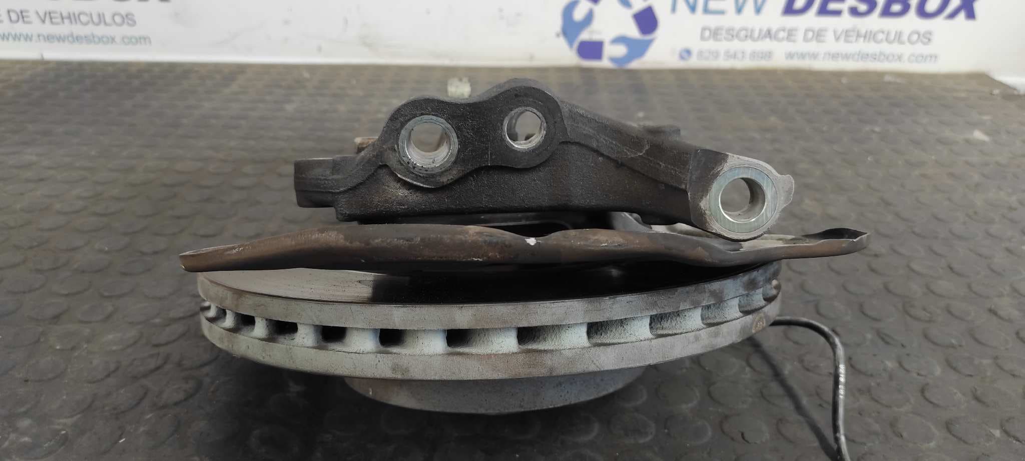 Recambio de MANGUETA DELANTERA IZQUIERDA para MERCEDES-BENZ CLASE C (W204) BERLINA 2.2 CDI CAT OM646811 referencia OEM IAM 20401 29   - BLANCO 4