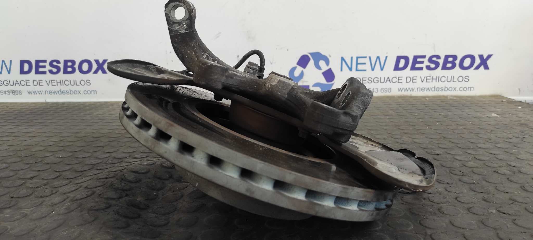 Recambio de MANGUETA DELANTERA IZQUIERDA para MERCEDES-BENZ CLASE C (W204) BERLINA 2.2 CDI CAT OM646811 referencia OEM IAM 20401 29   - BLANCO 8