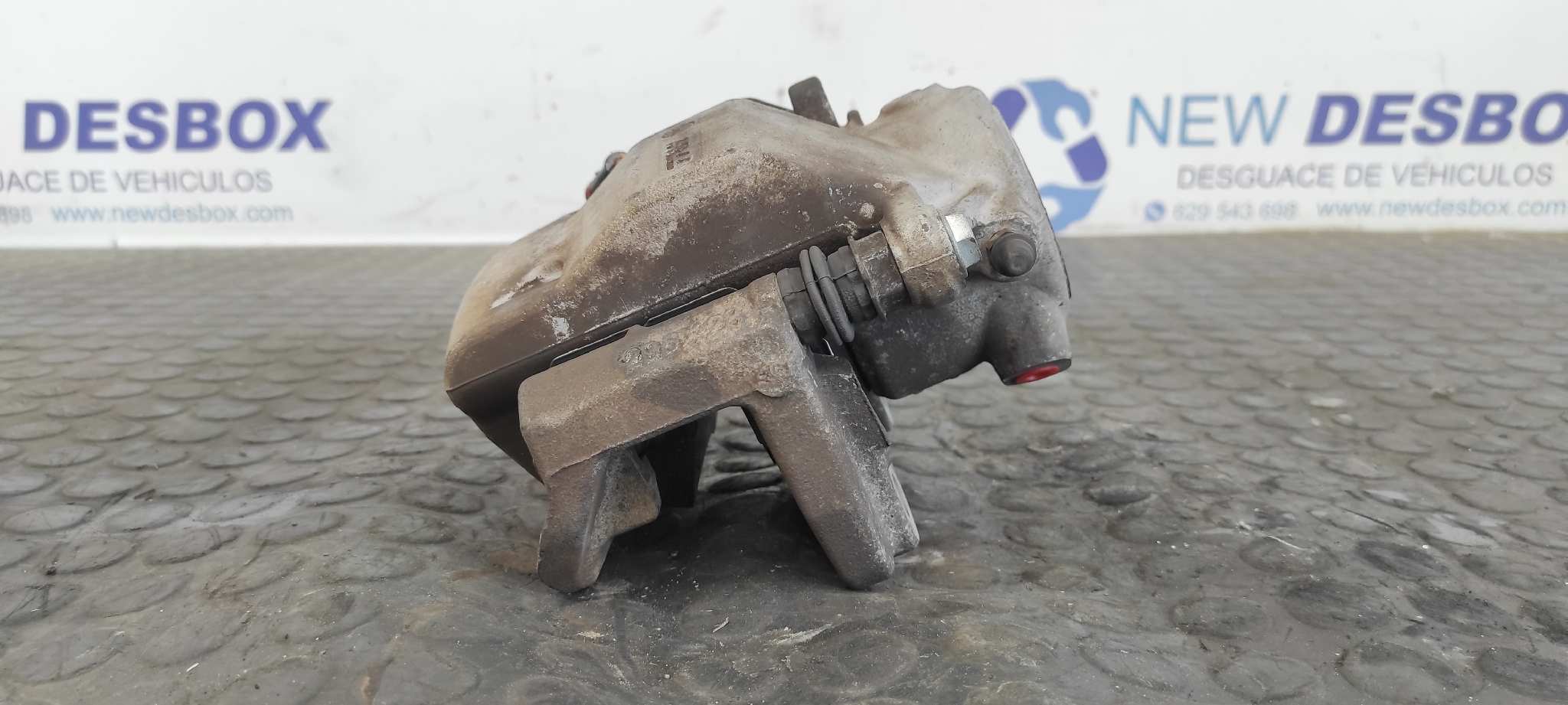 Recambio de PINZA DE FRENO DELANTERA DERECHA para MERCEDES-BENZ CLASE C (W204) BERLINA OM646811 referencia OEM IAM 204 26 05U   - BLANCO 3