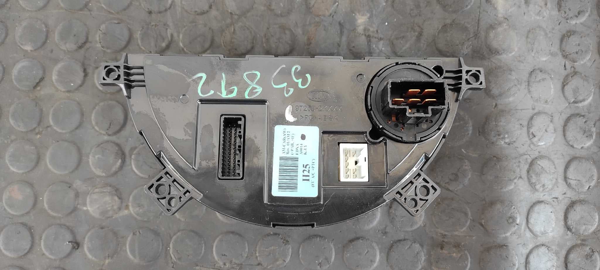 Recambio de MANDO CLIMATIZADOR para KIA SOUL D4FB referencia OEM IAM 972502KXXX   - BLANCO 2