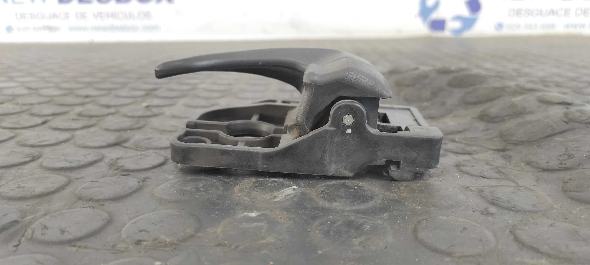 Recambio de MANETA INTERIOR DELANTERA IZQUIERDA para KIA SOUL 1.6 CRDi CAT D4FB referencia OEM IAM    - BLANCO 3