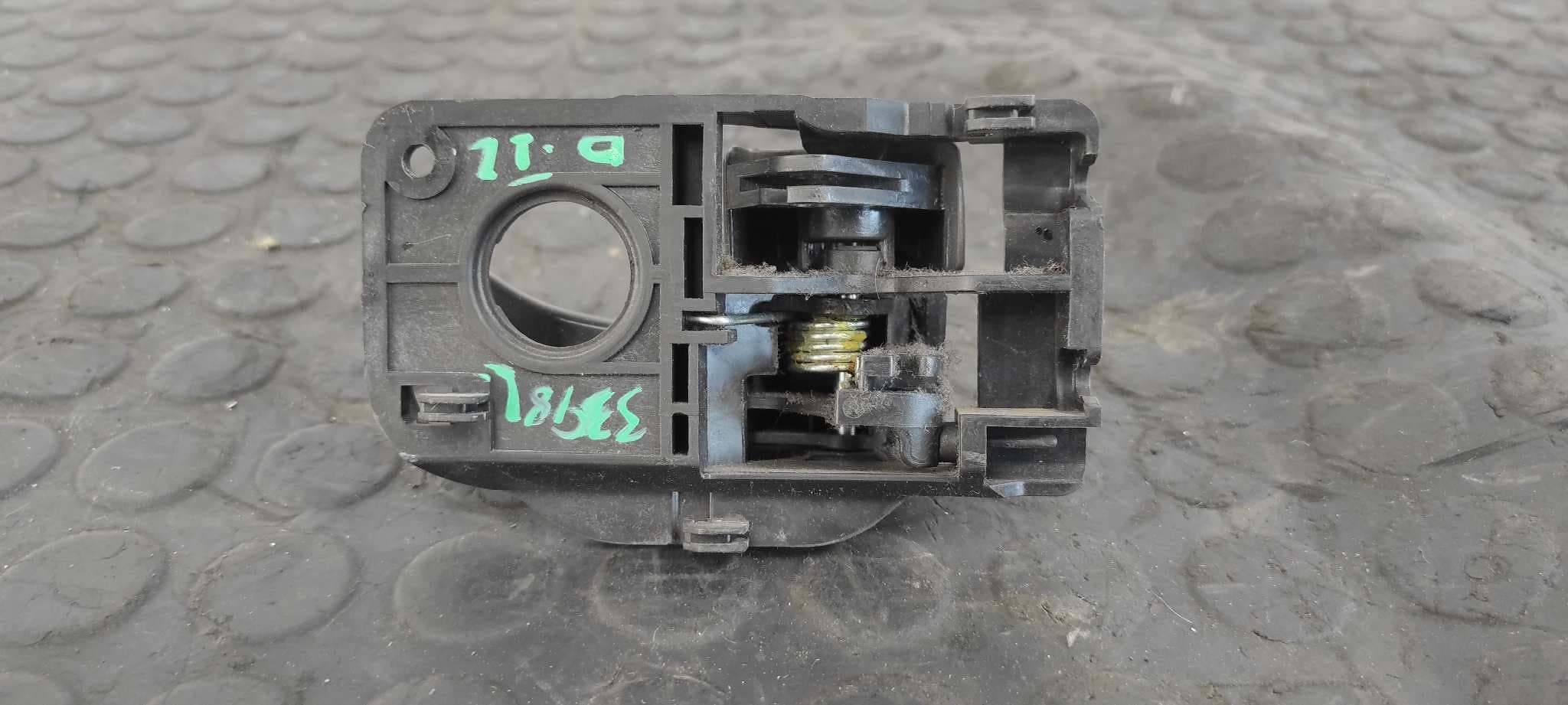 Recambio de MANETA INTERIOR DELANTERA IZQUIERDA para KIA SOUL 1.6 CRDi CAT D4FB referencia OEM IAM    - BLANCO 2