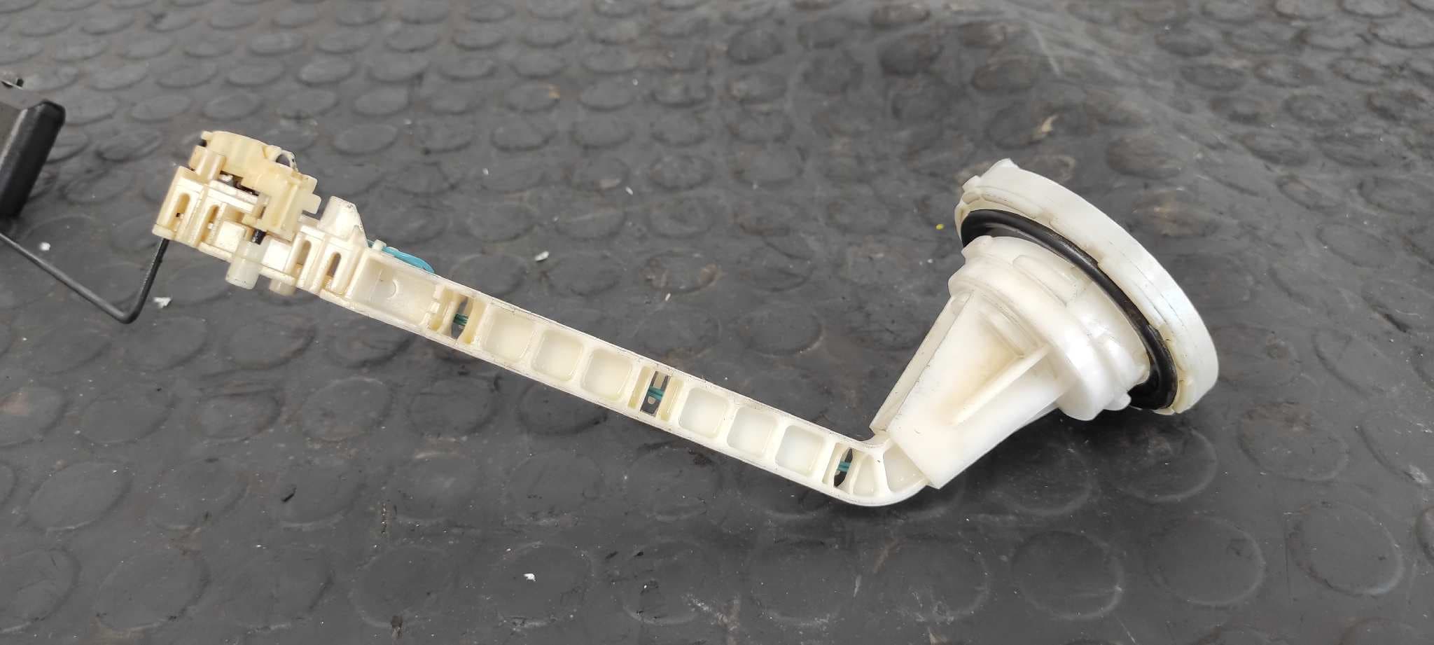 Recambio de AFORADOR para MERCEDES-BENZ CLASE E (W210) BERLINA DIESEL 2.2 CDI CAT 611961 referencia OEM IAM A2105421617   - NEGRO 5