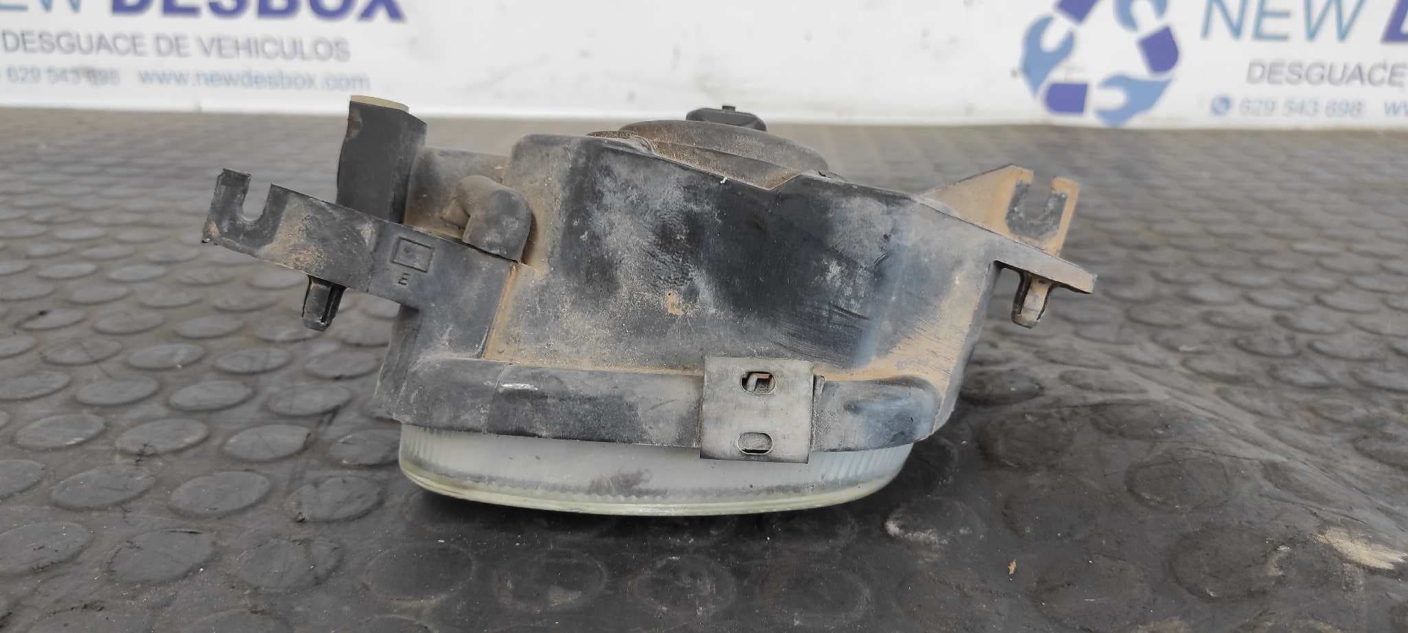 Recambio de FARO ANTINIEBLA IZQUIERDO para MERCEDES-BENZ CLASE CL (W215) COUPE 500 (215.375) M113960 referencia OEM IAM 15099900   - NEGRO 4